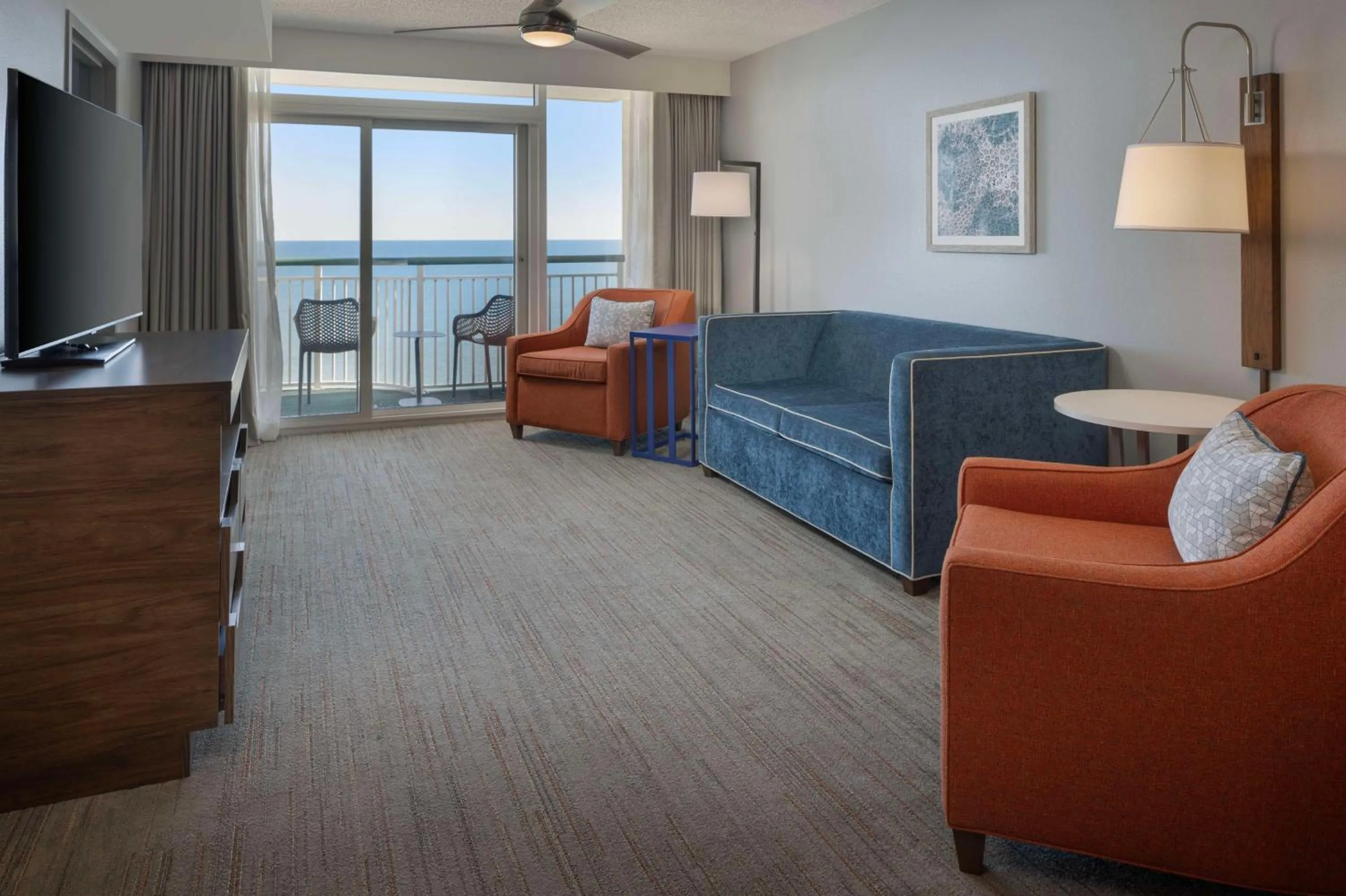 Living room in Hampton Inn & Suites Myrtle Beach Oceanfront