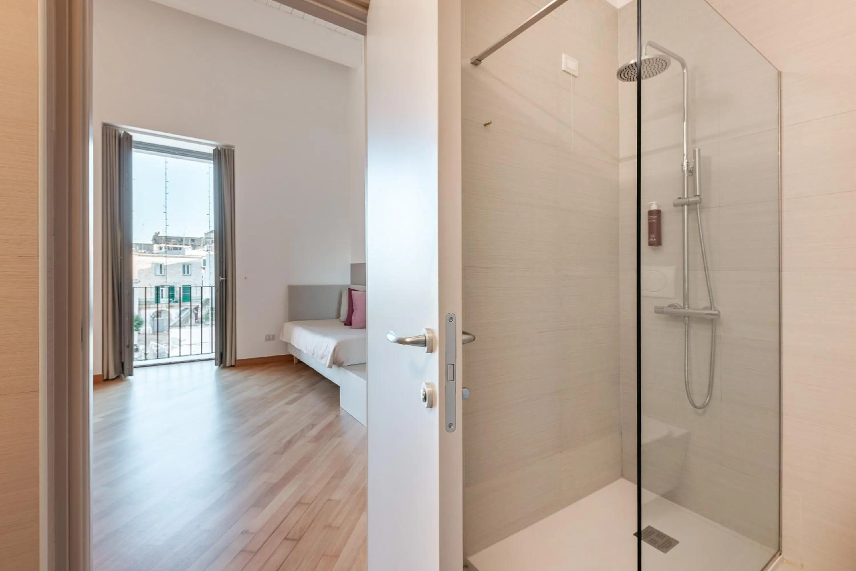 Shower in Palazzo Indelli