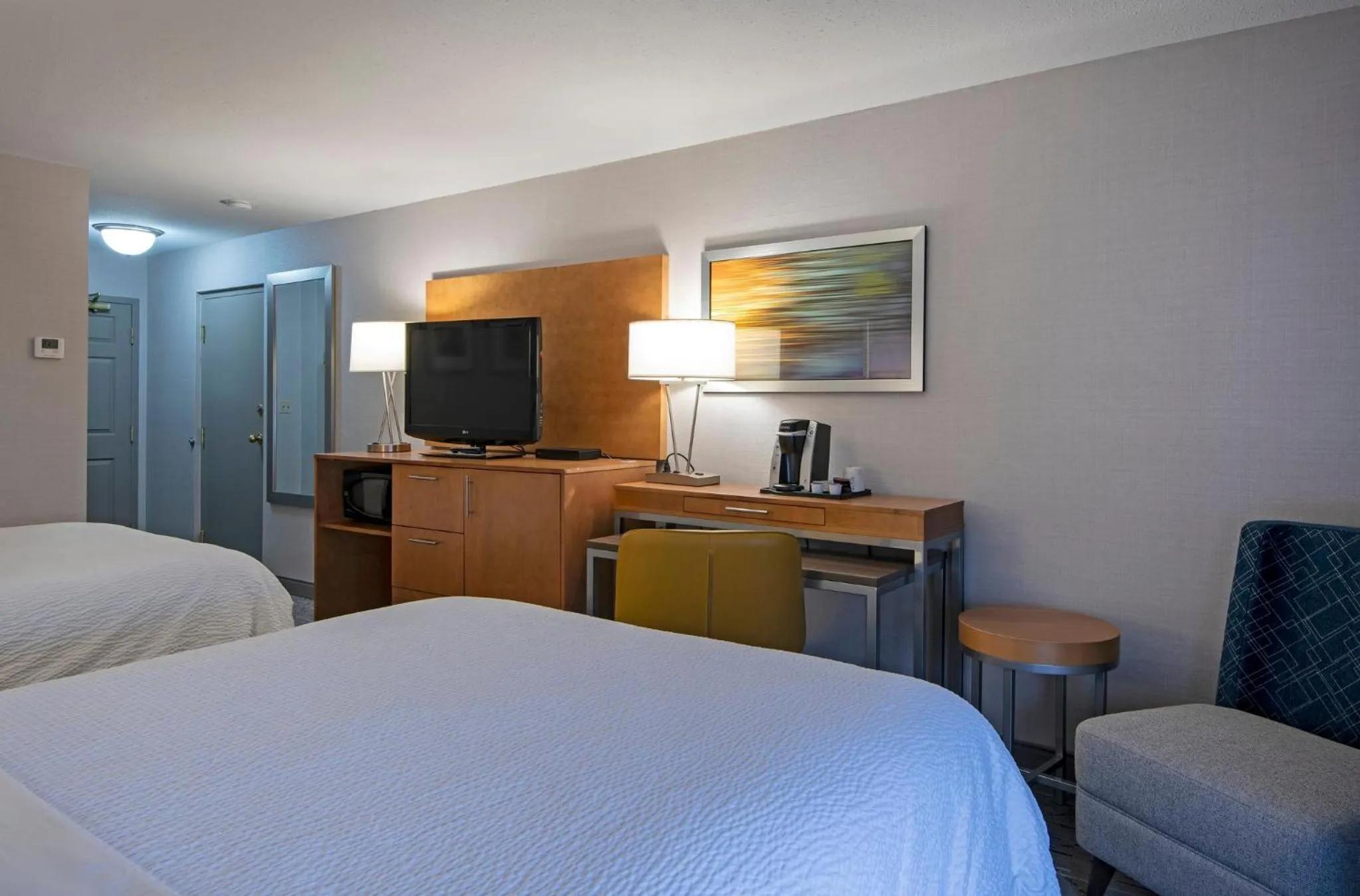 Photo of the whole room, Bed in Holiday Inn Express Kamloops by IHG