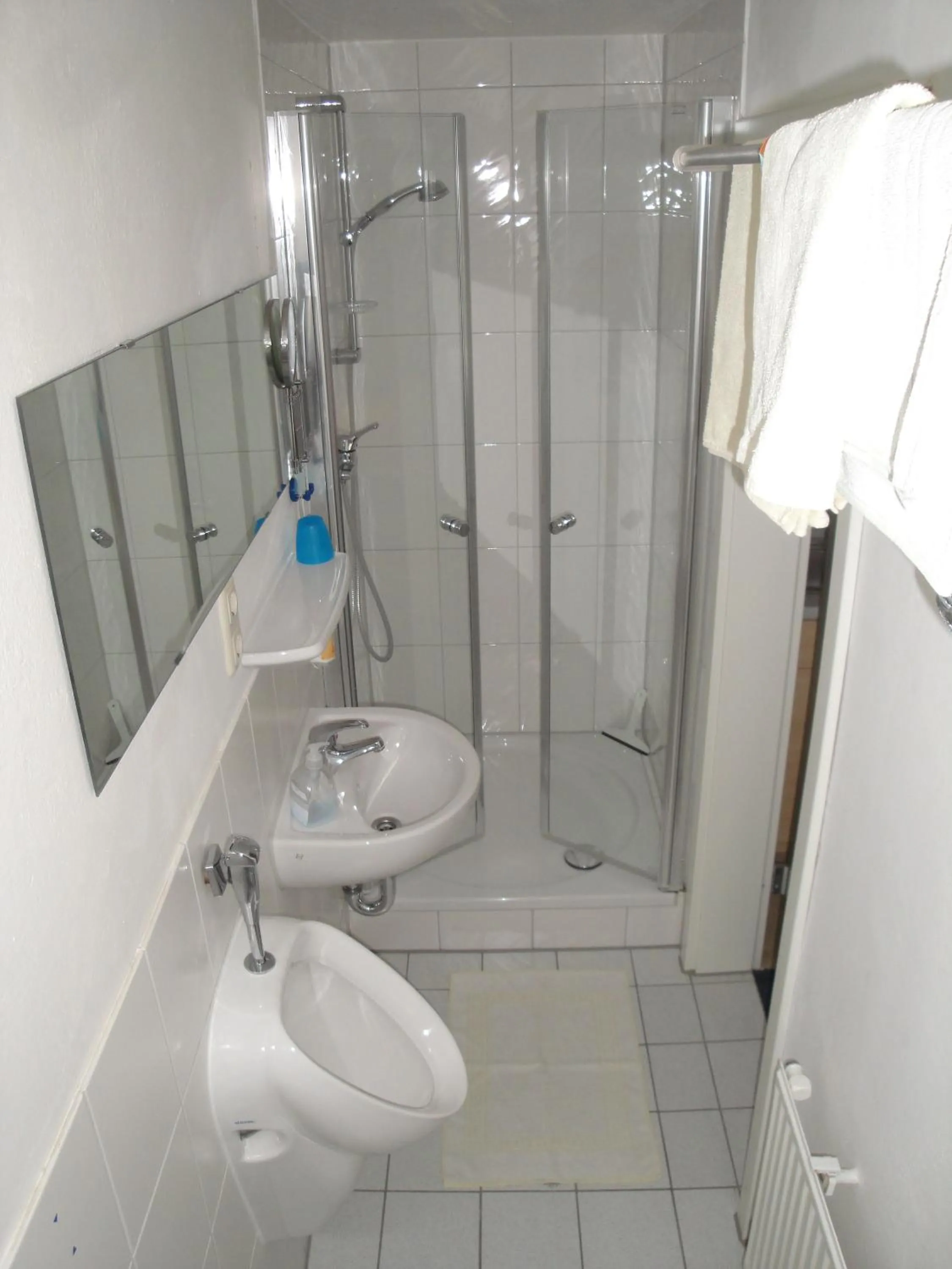 Bathroom in Bed & Kitchen Burgau