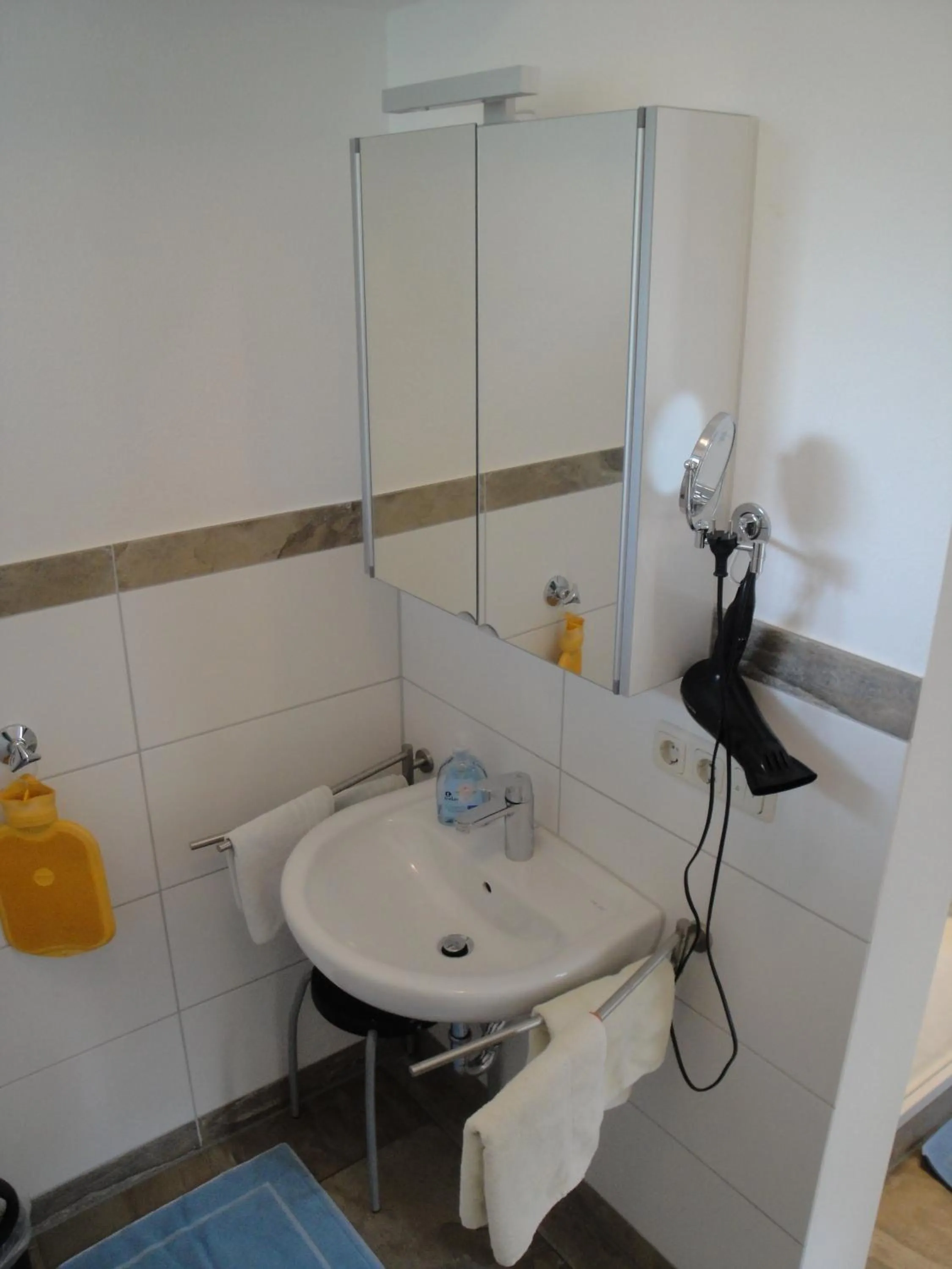 Bathroom in Bed & Kitchen Burgau