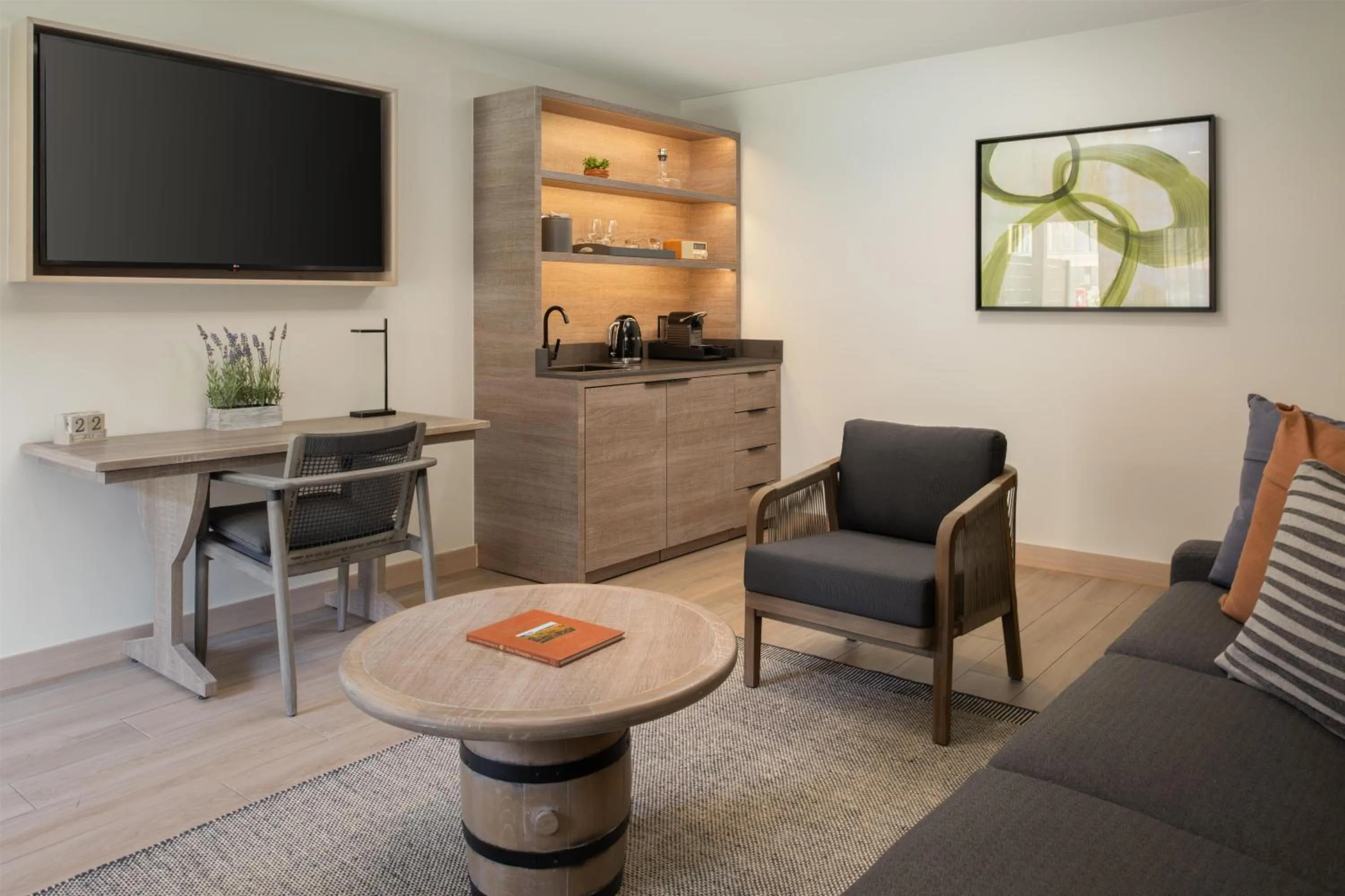 Living room in Casa Mani Resort Napa Valley, Curio Collection By Hilton