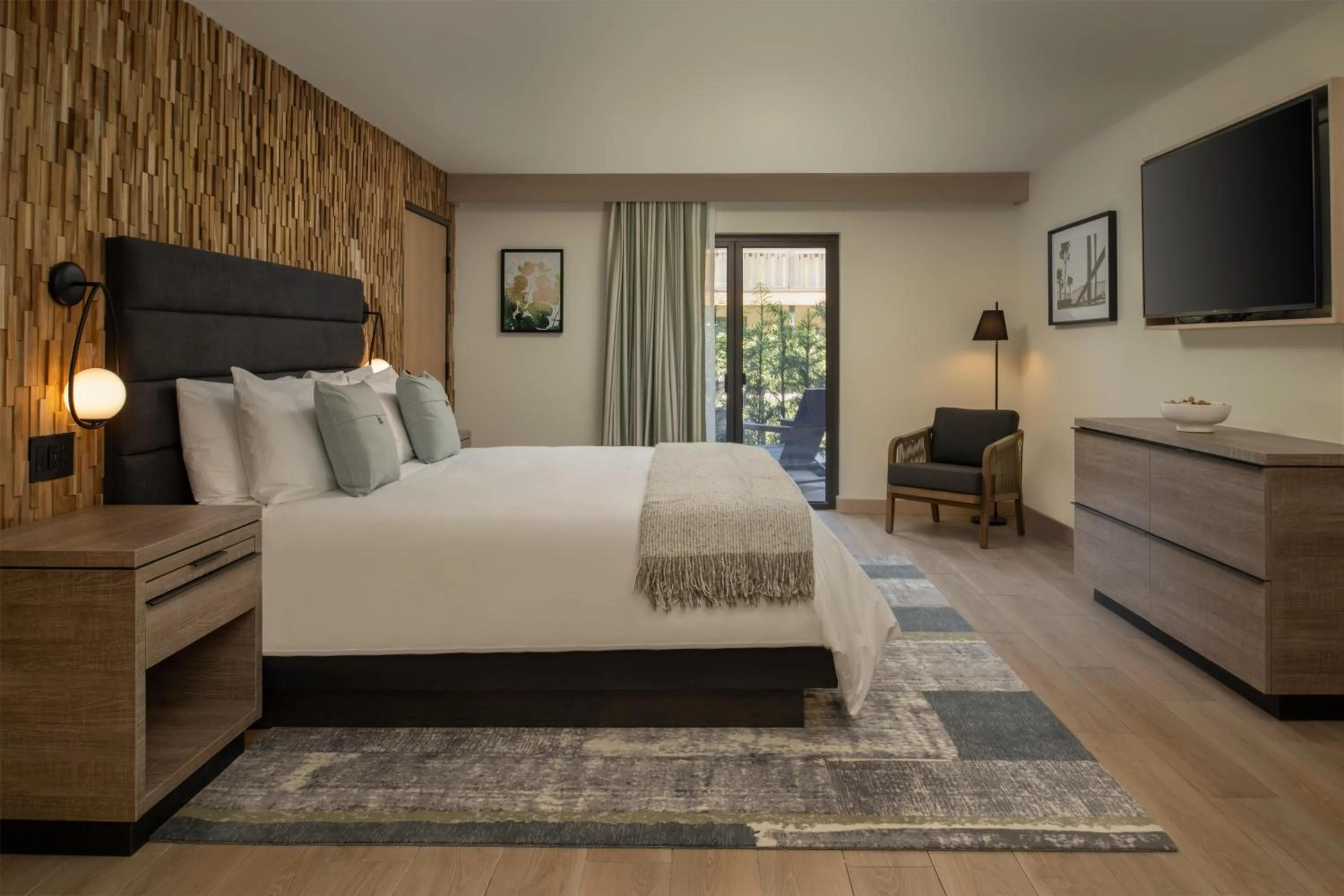 Bed in Casa Mani Resort Napa Valley, Curio Collection By Hilton