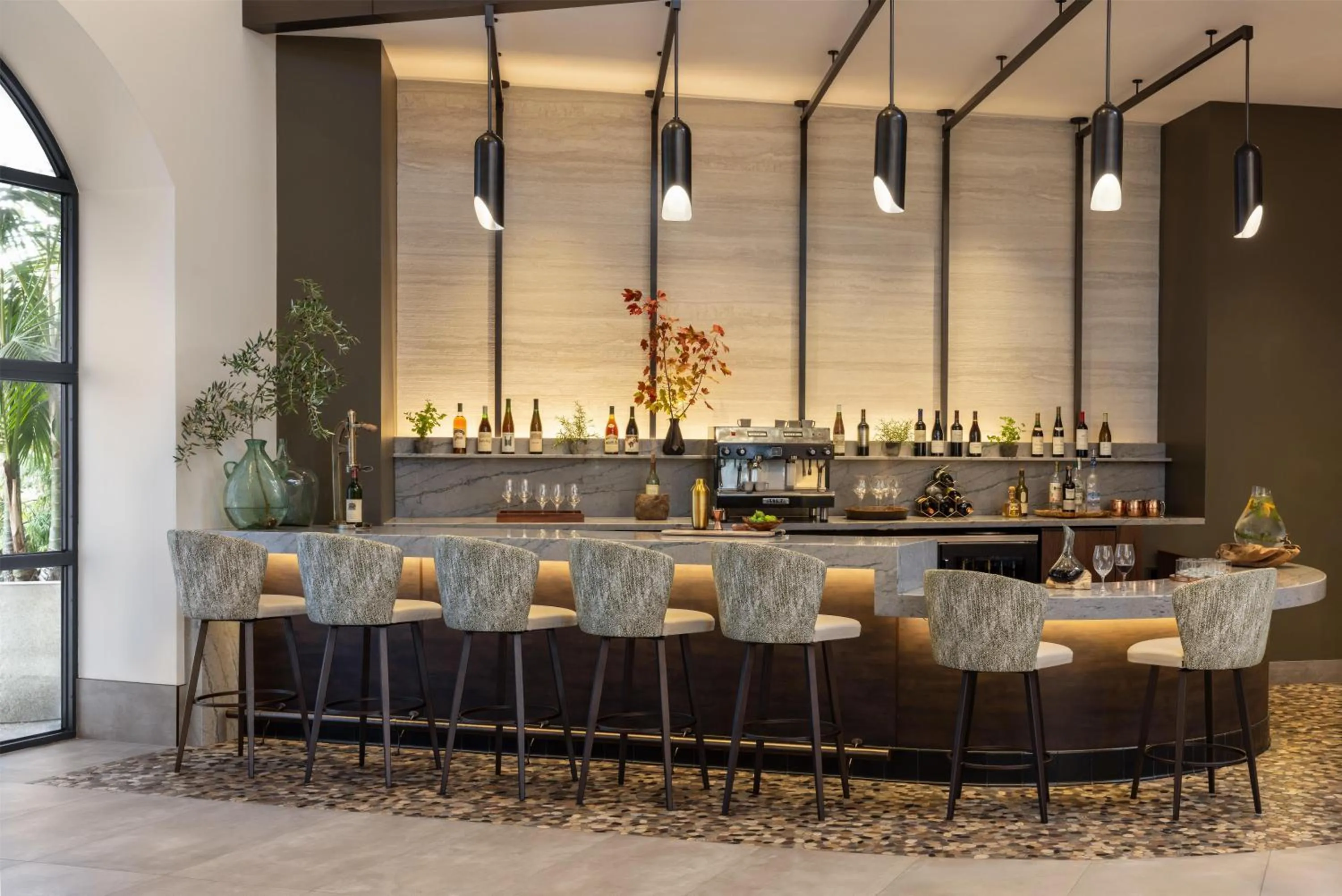 Lounge or bar in Casa Mani Resort Napa Valley, Curio Collection By Hilton