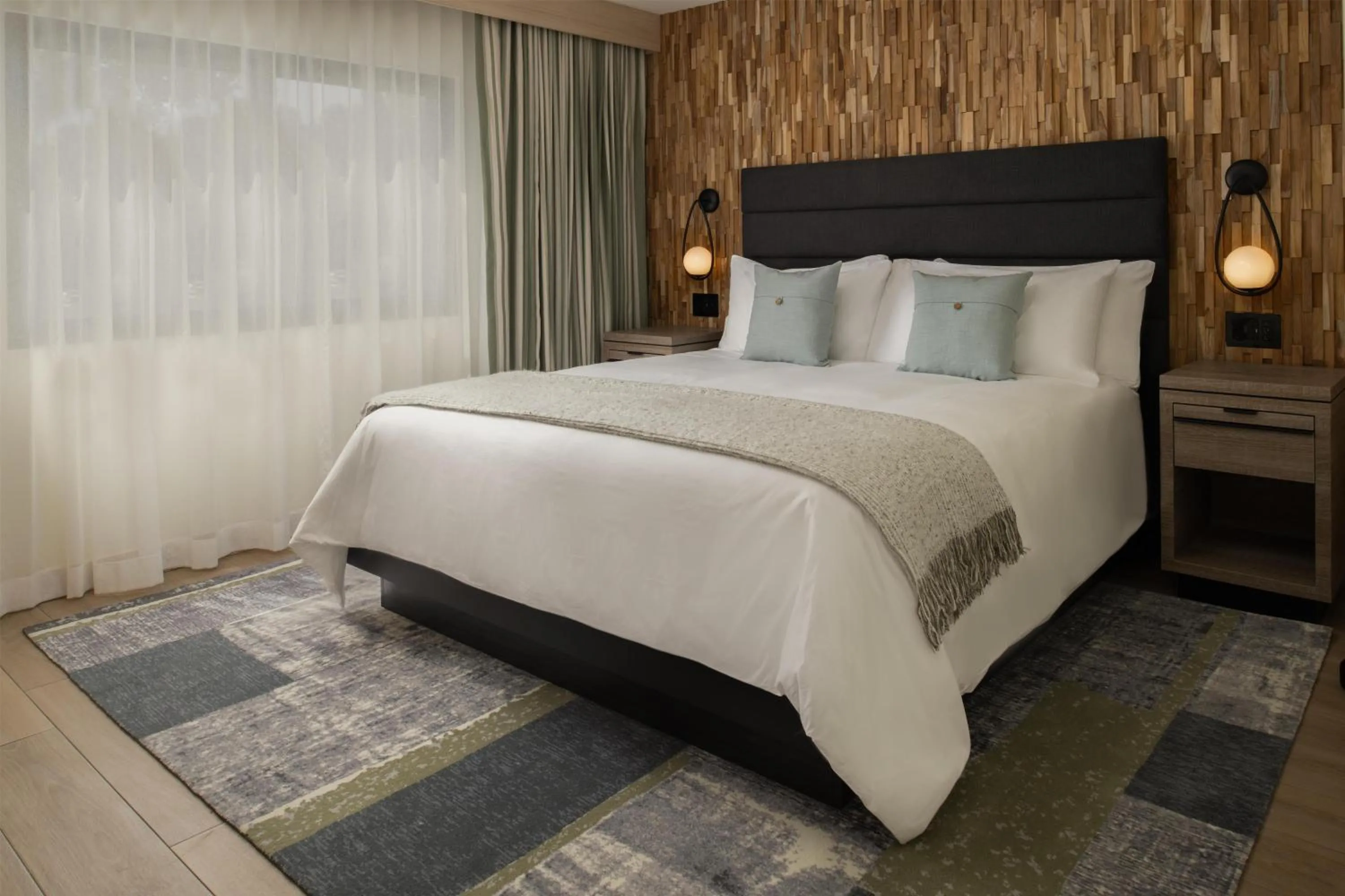 Bed in Casa Mani Resort Napa Valley, Curio Collection By Hilton