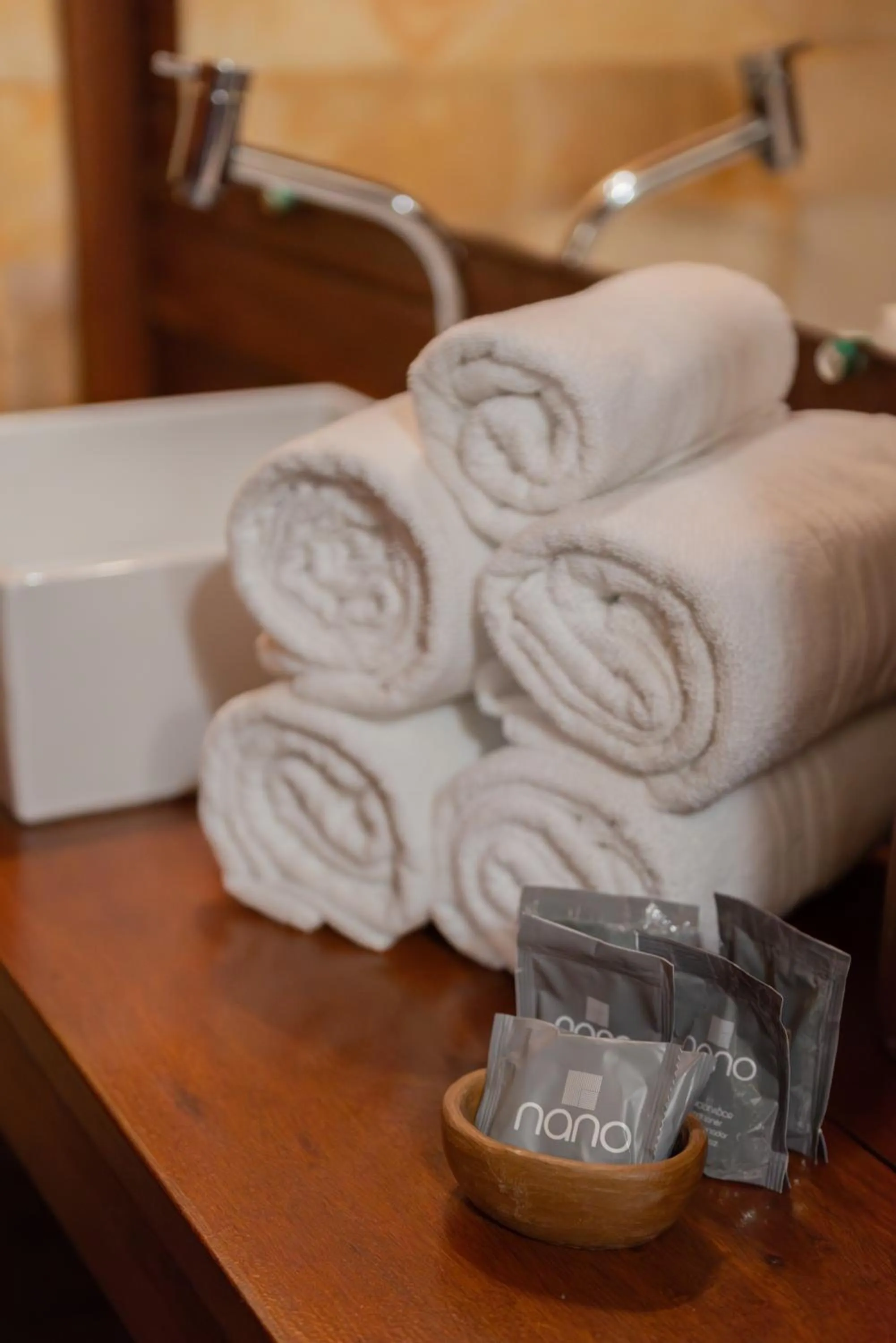 towels, Bed in Ventana Hotel