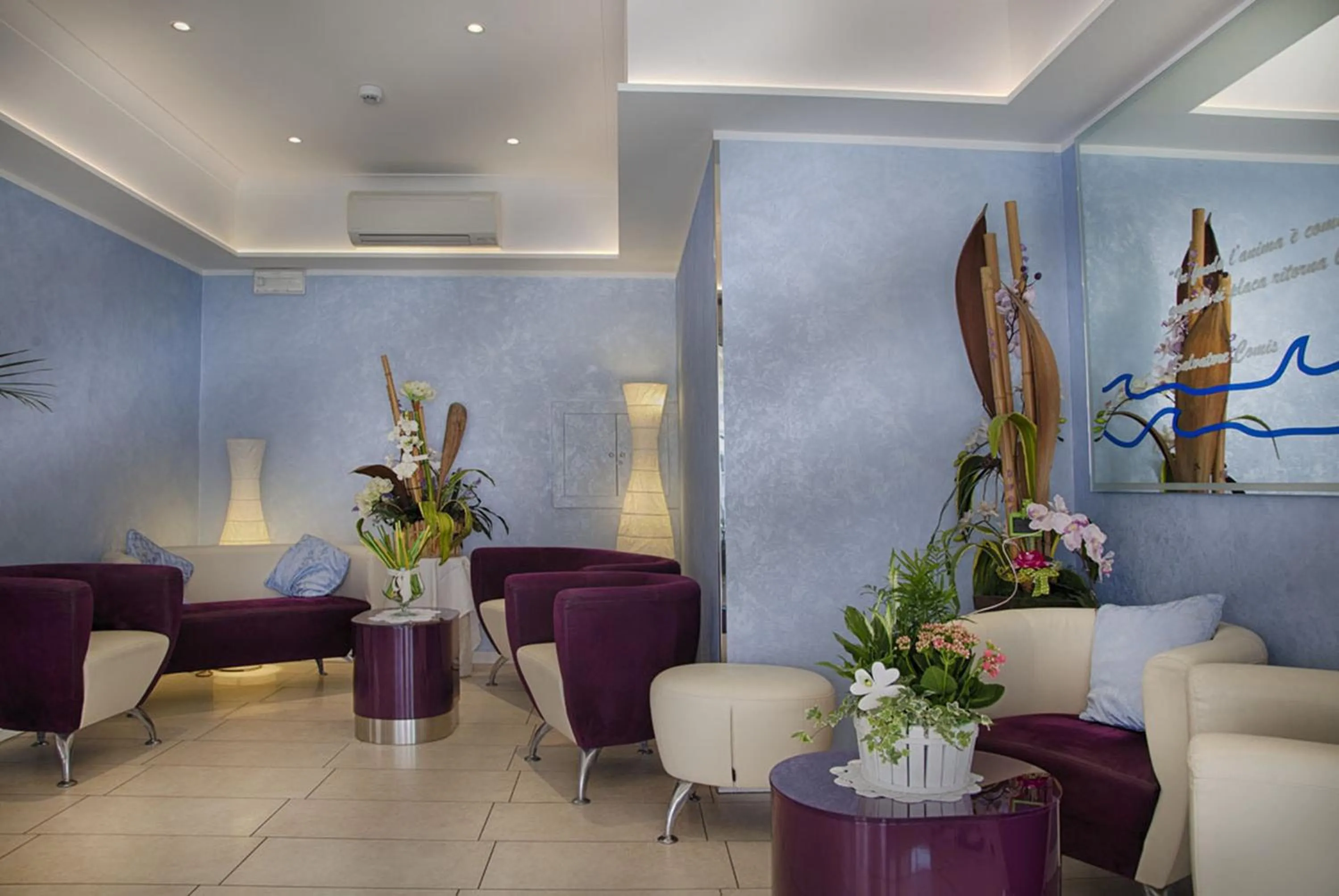 Lobby or reception in Hotel Cadiz