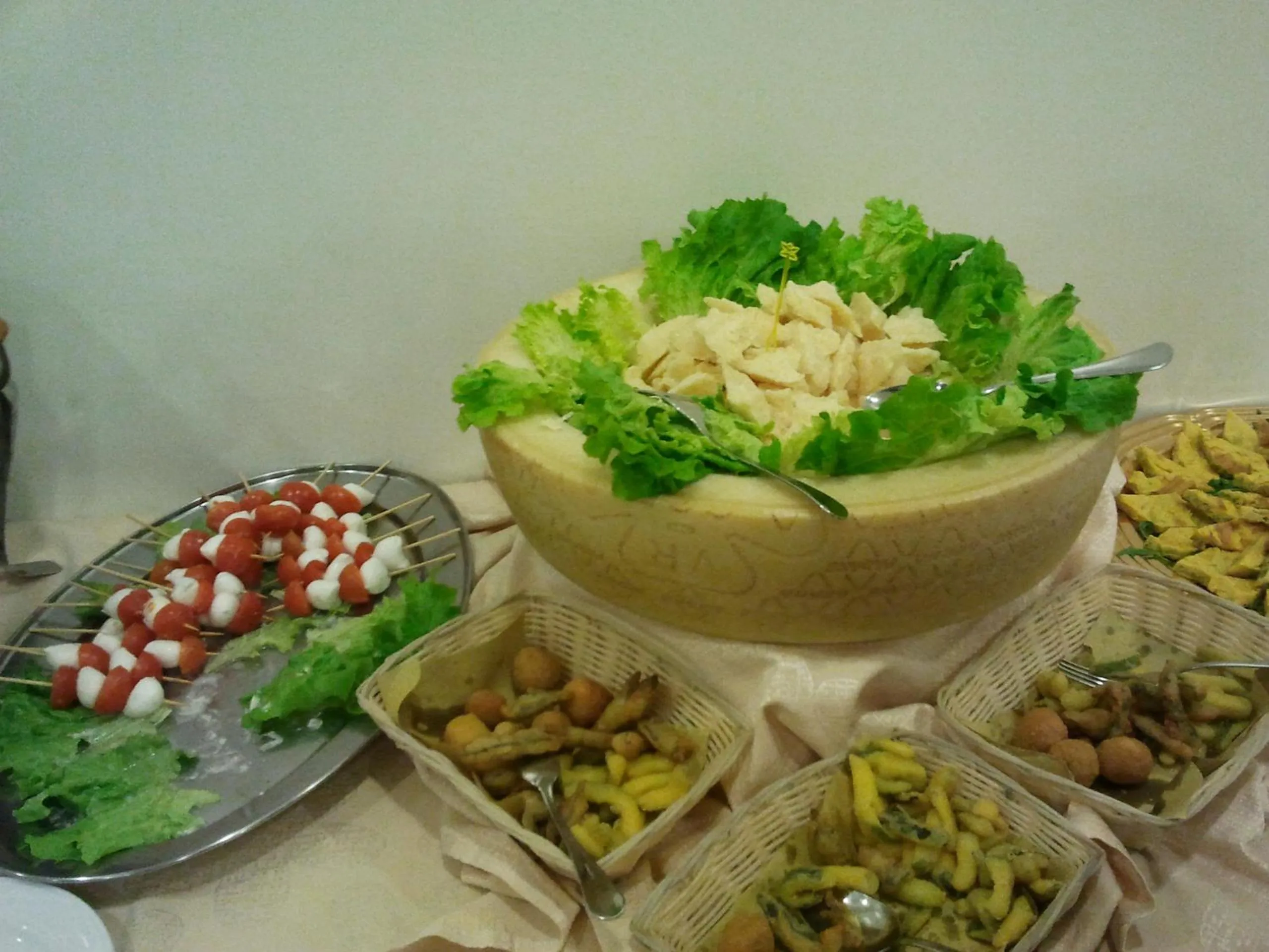 Restaurant/places to eat in Hotel Cadiz