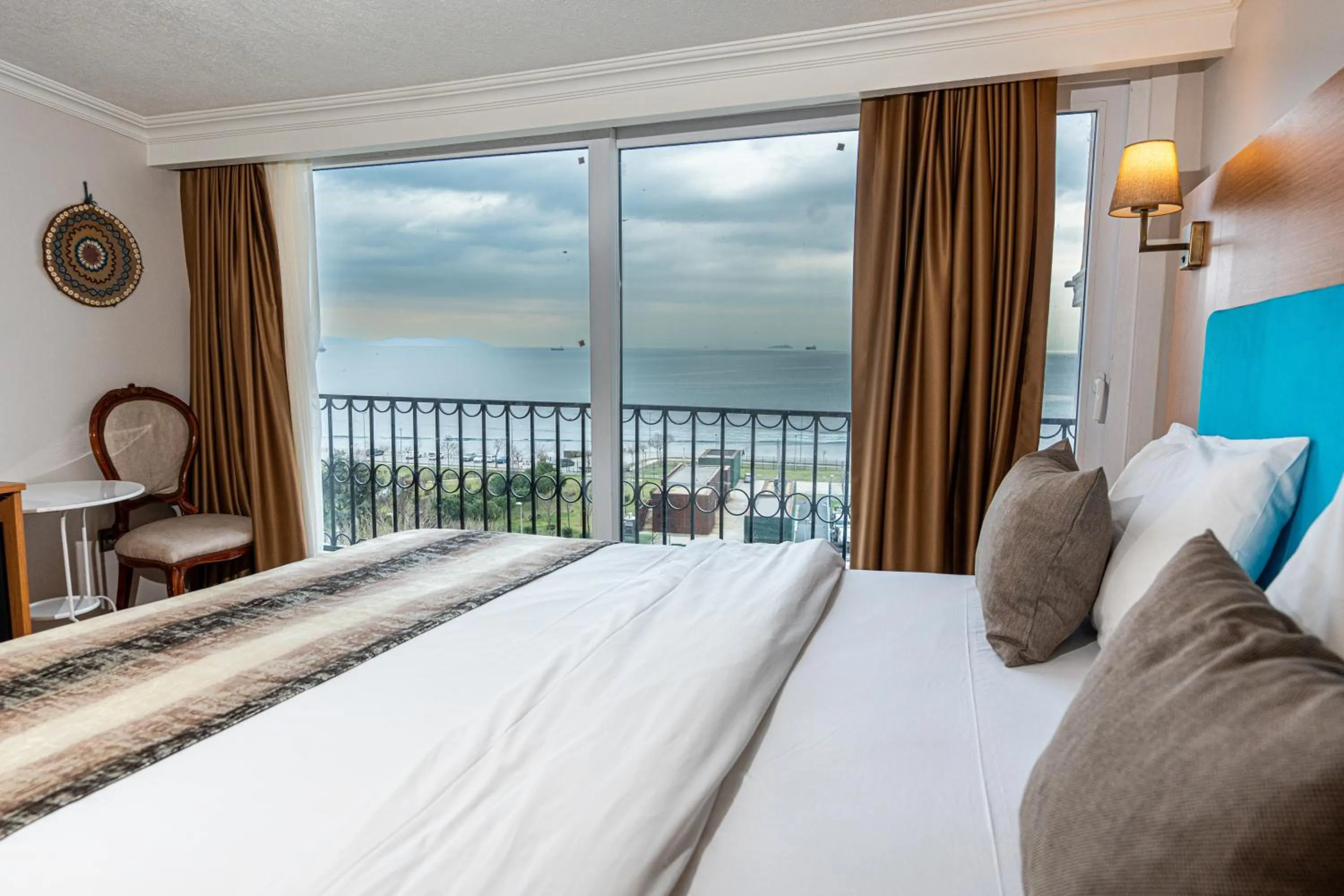 Bed in Seatanbul Hotel