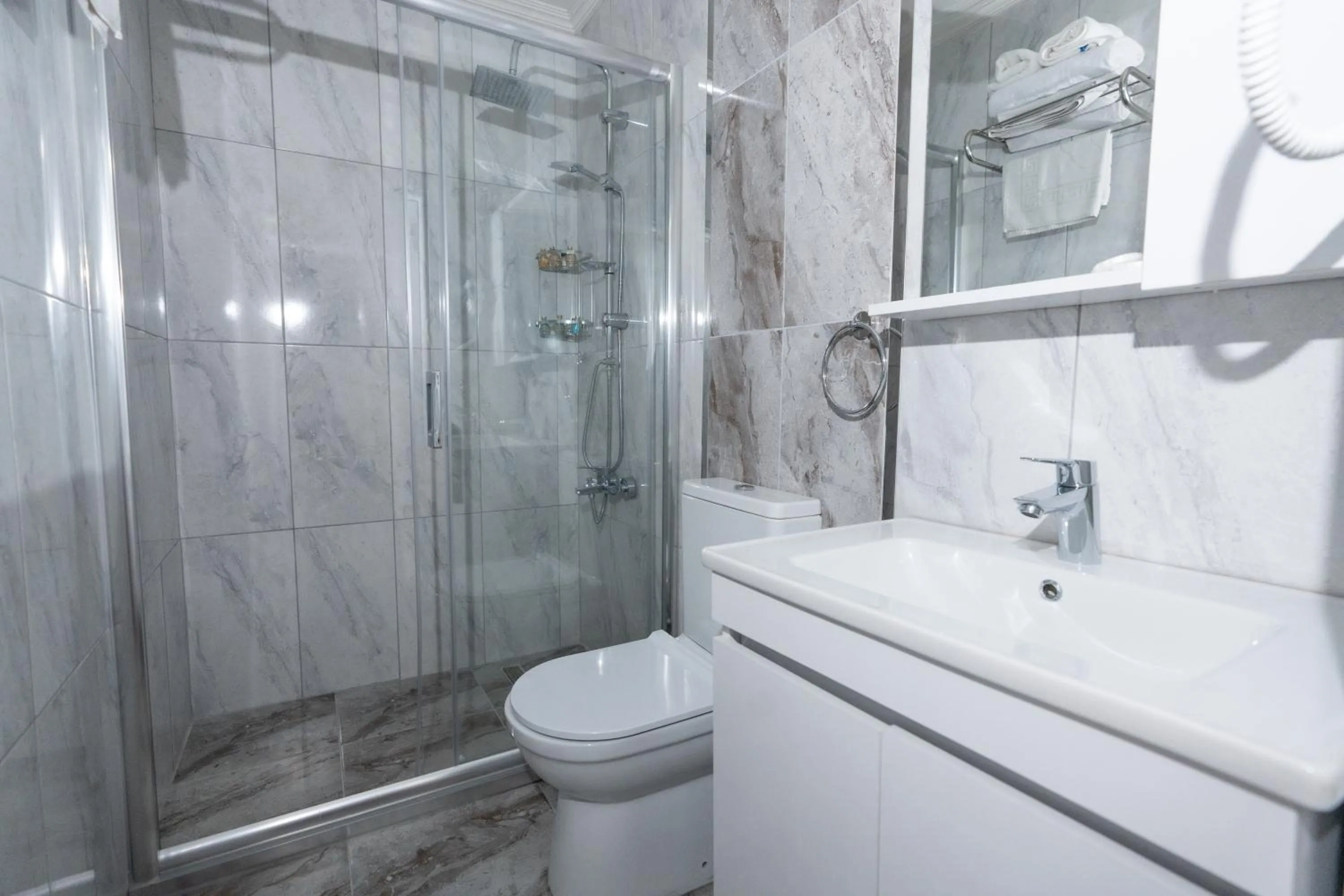 Shower in Seatanbul Hotel