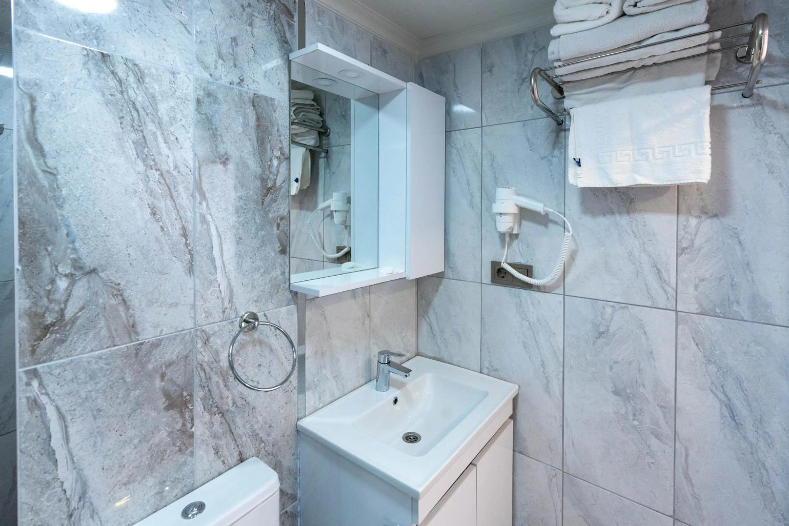 Shower in Seatanbul Hotel