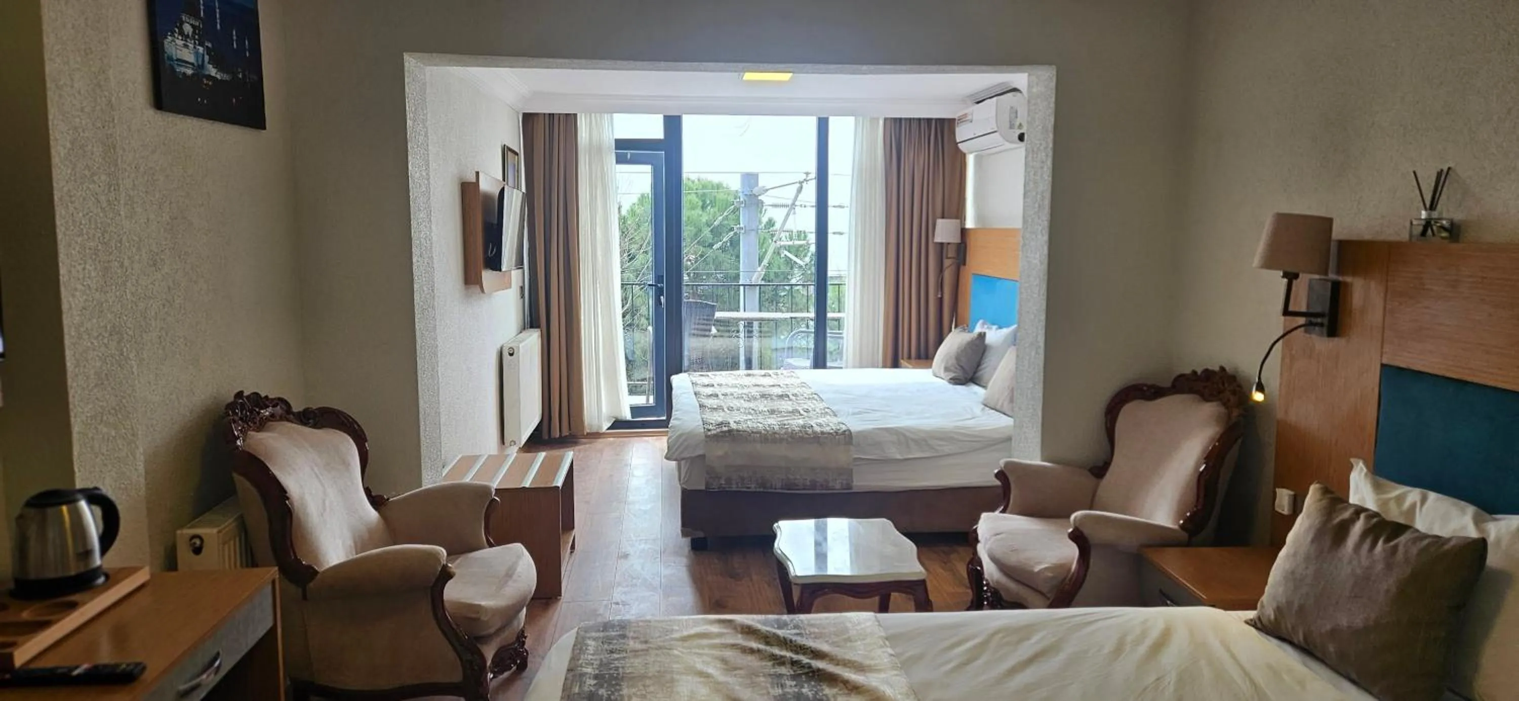 Property building, Bed in Seatanbul Hotel