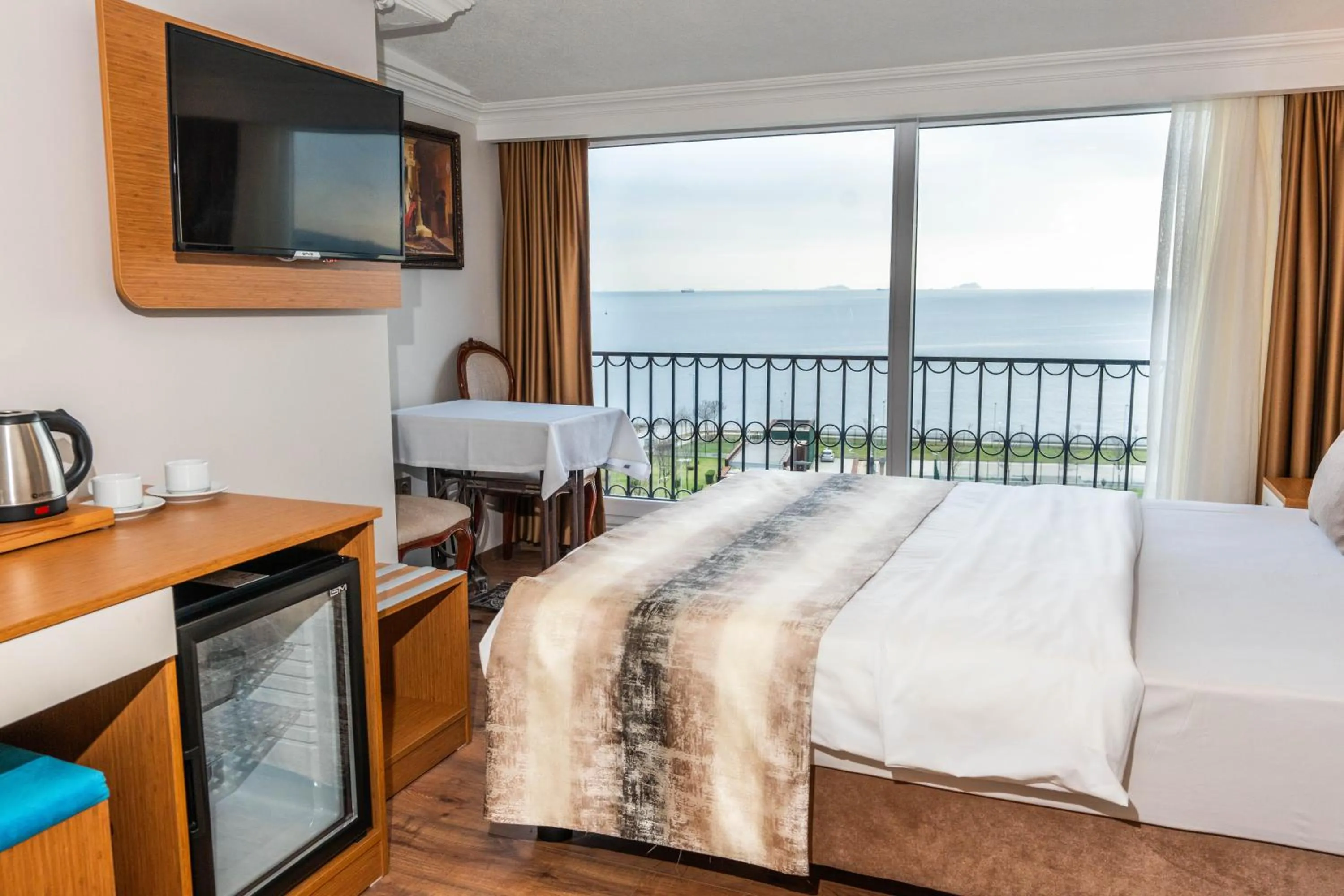 Bed in Seatanbul Hotel