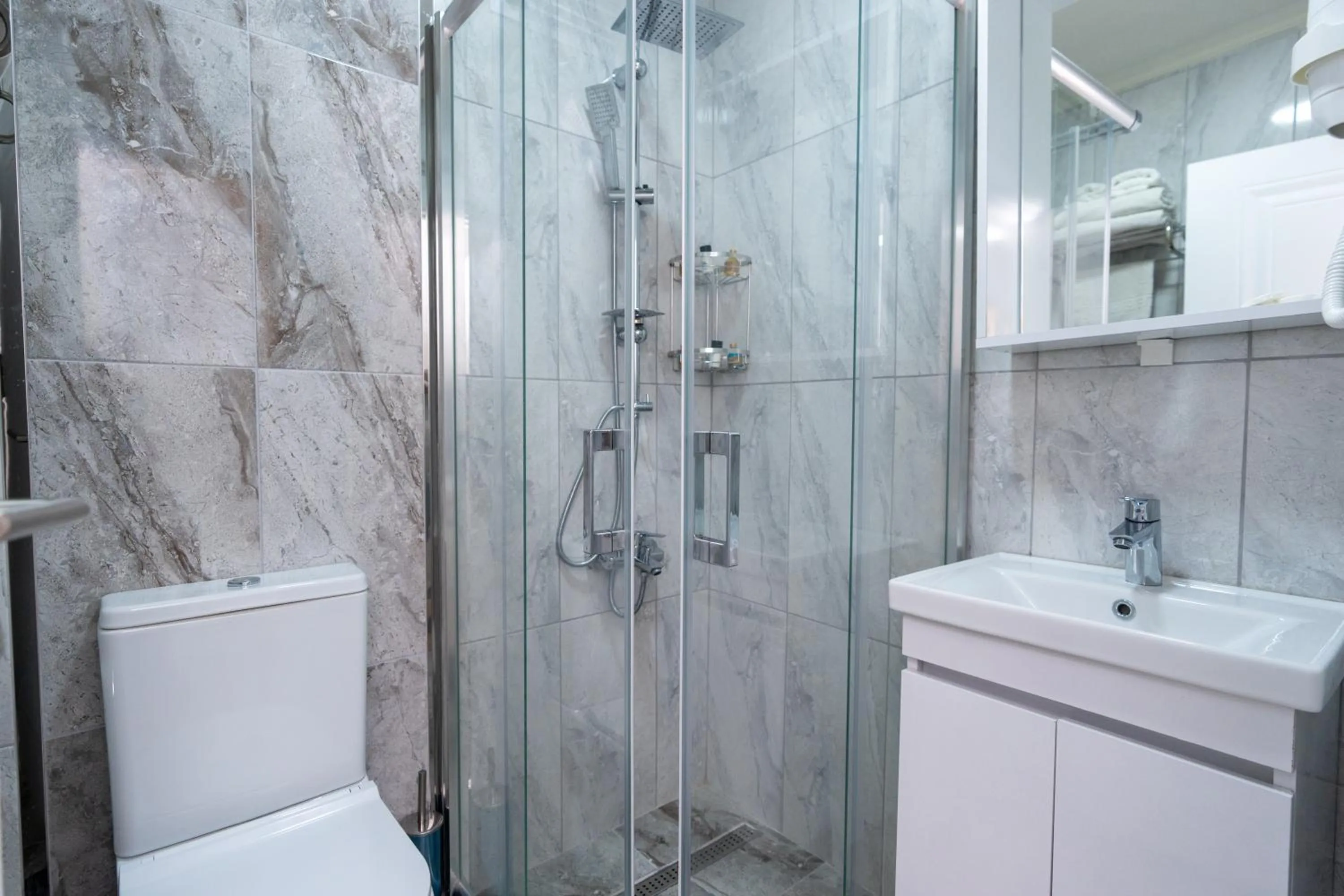 Shower in Seatanbul Hotel