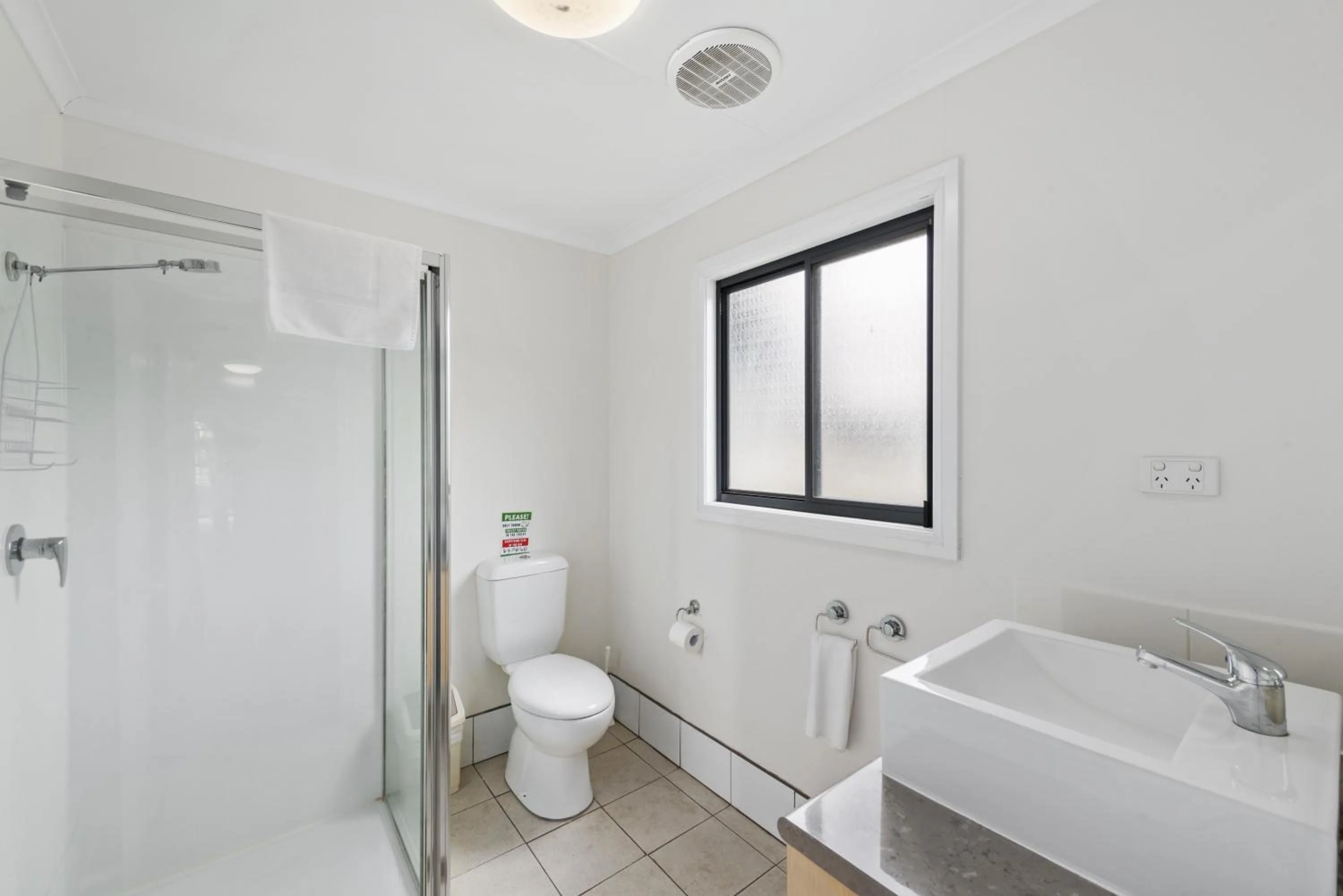 Bathroom in BIG4 Ingenia Holidays Wagga Wagga