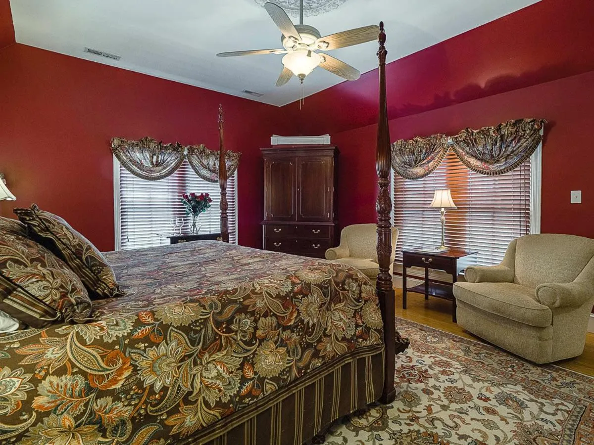 Bed in George Brooks House B&B