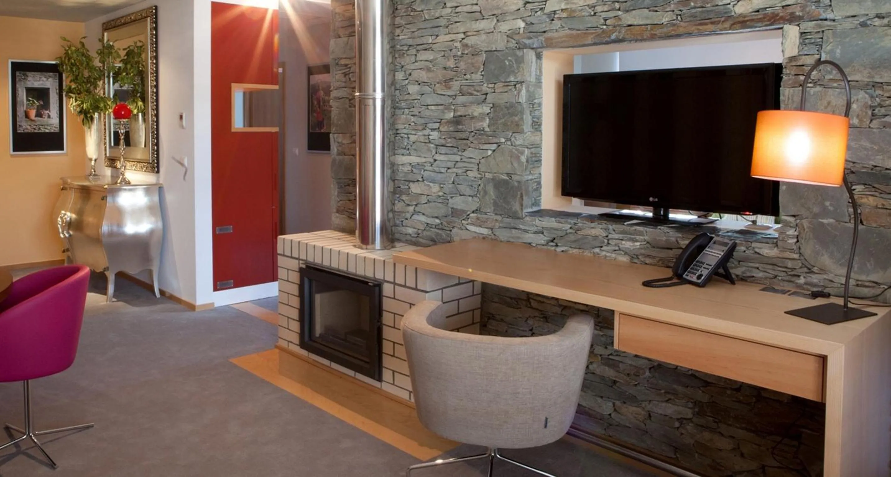 Communal lounge/ TV room in Hotel Santa Margarida