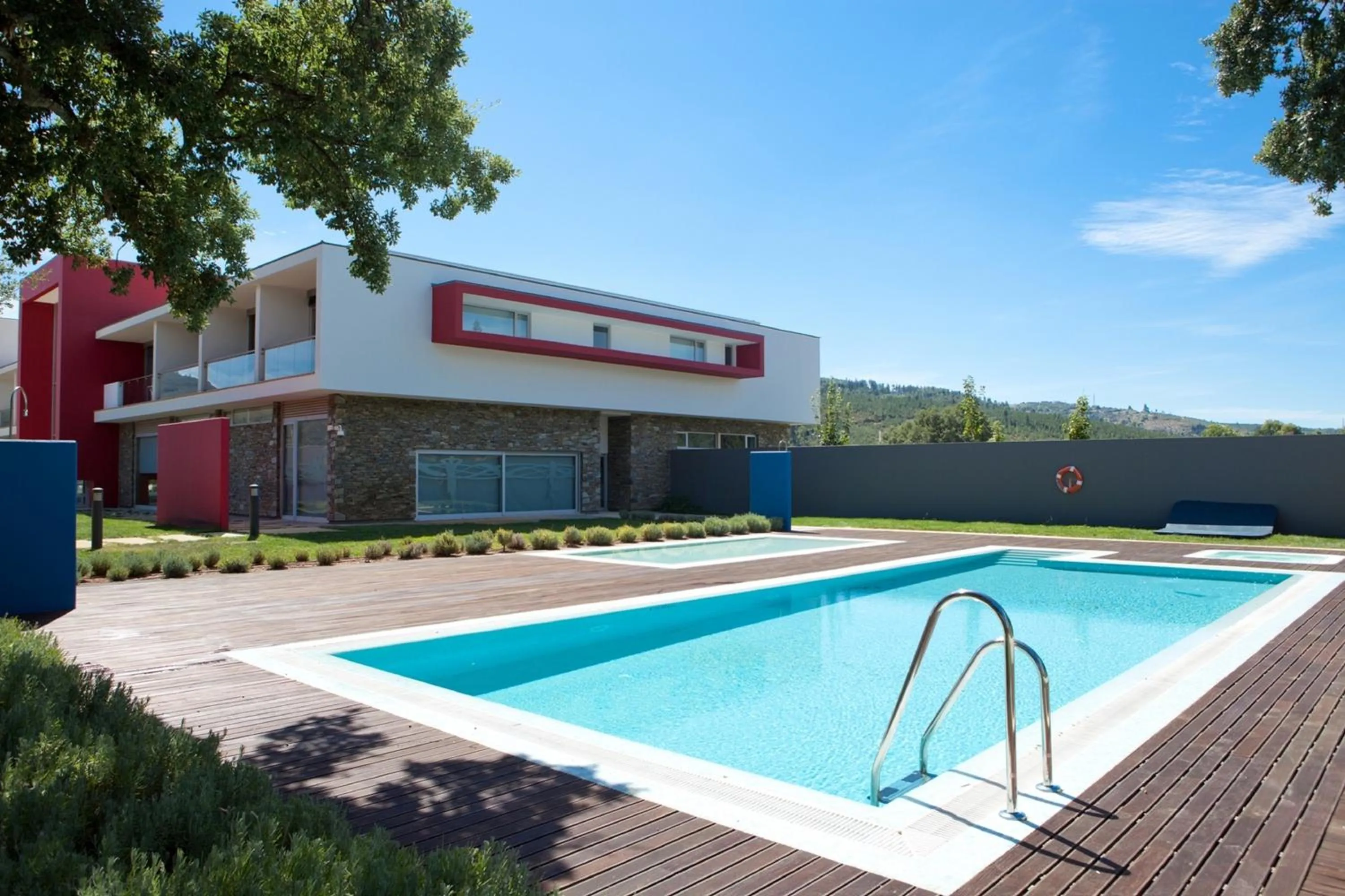 Swimming pool in Hotel Santa Margarida