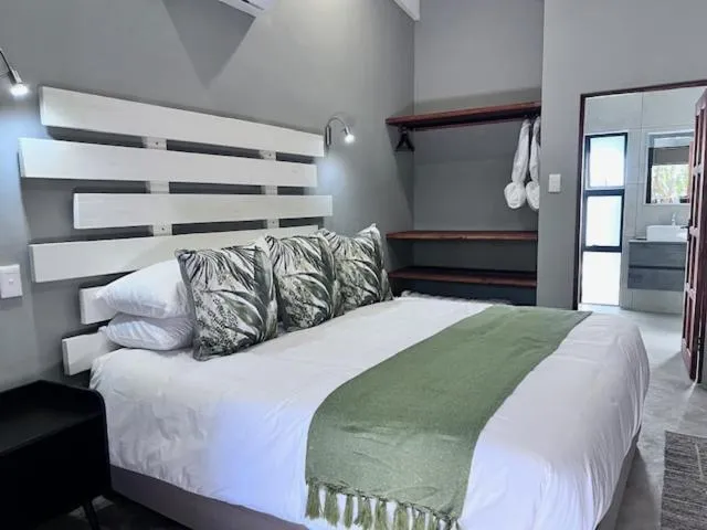 Bed in Turaco Lodge - No Loadshedding