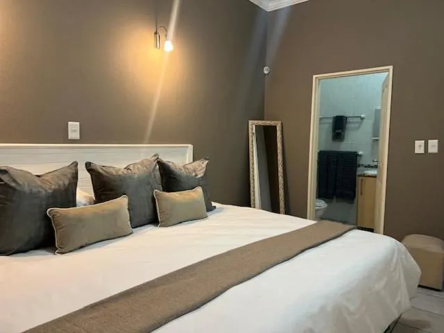 Bedroom, Bed in Turaco Lodge - No Loadshedding