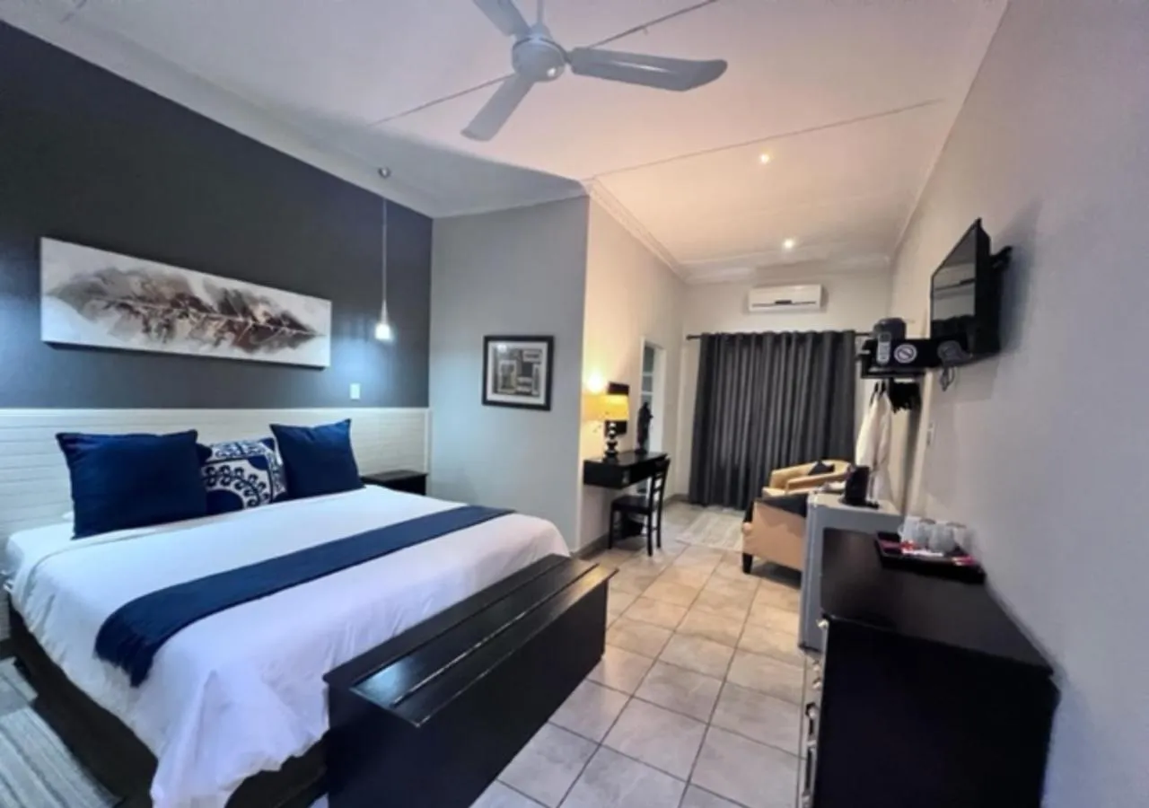 Bedroom, Bed in Turaco Lodge - No Loadshedding