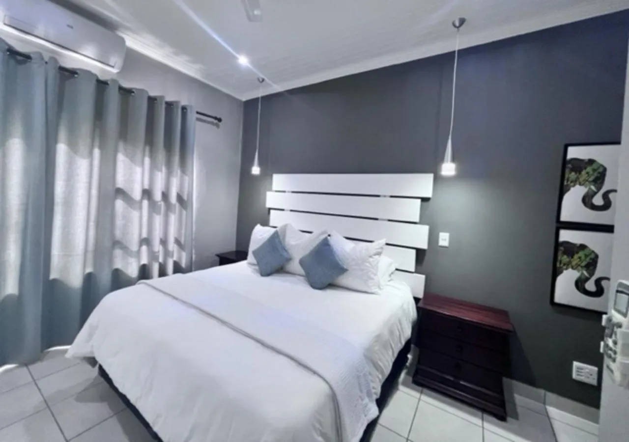 Bedroom, Bed in Turaco Lodge - No Loadshedding