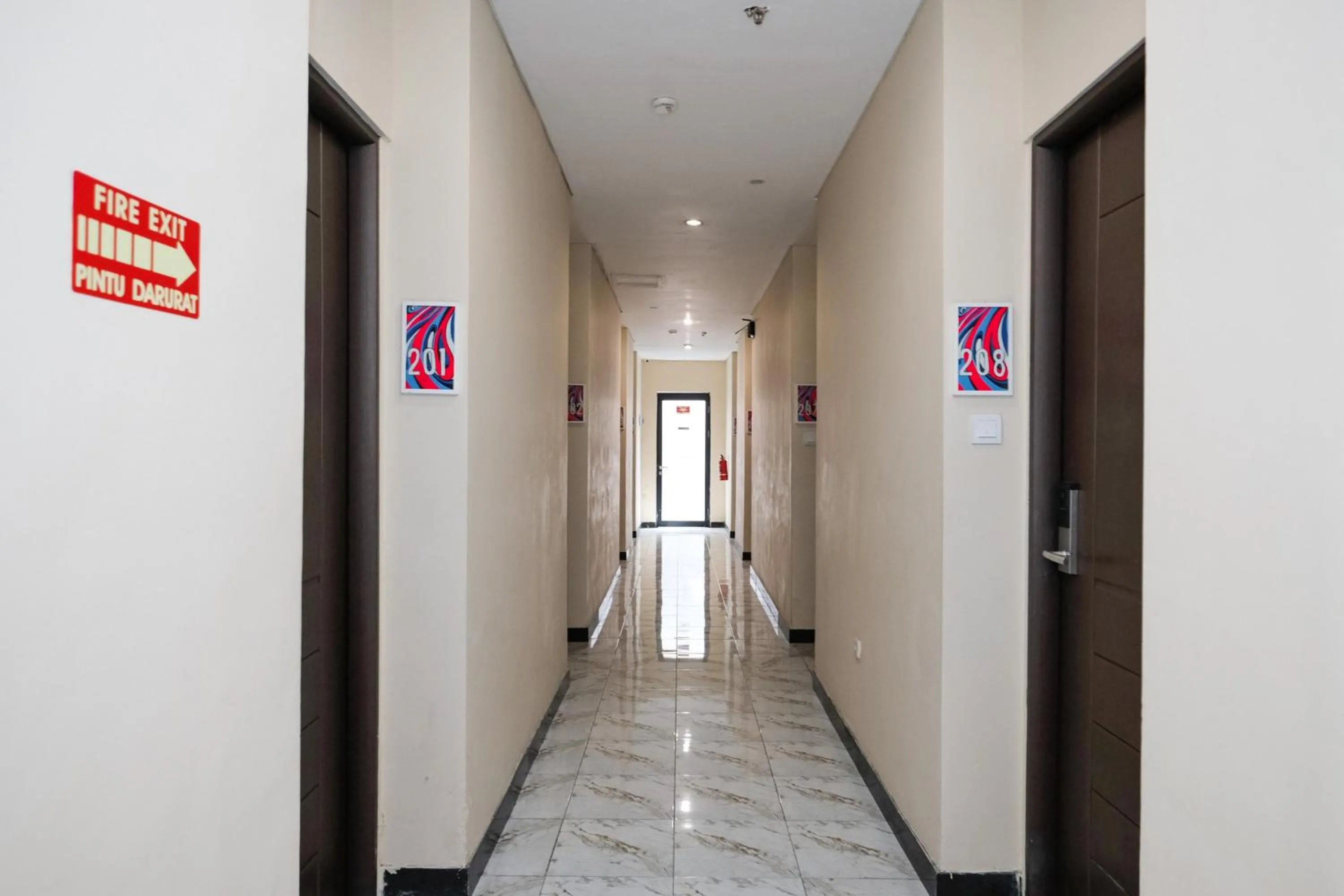 Property building in RedDoorz @ Wiyung 2