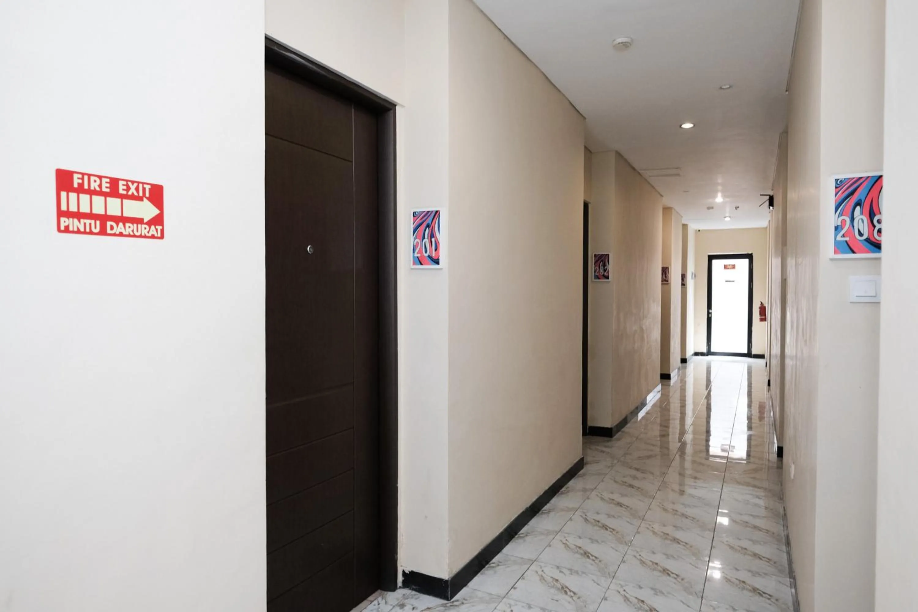 Property building in RedDoorz @ Wiyung 2