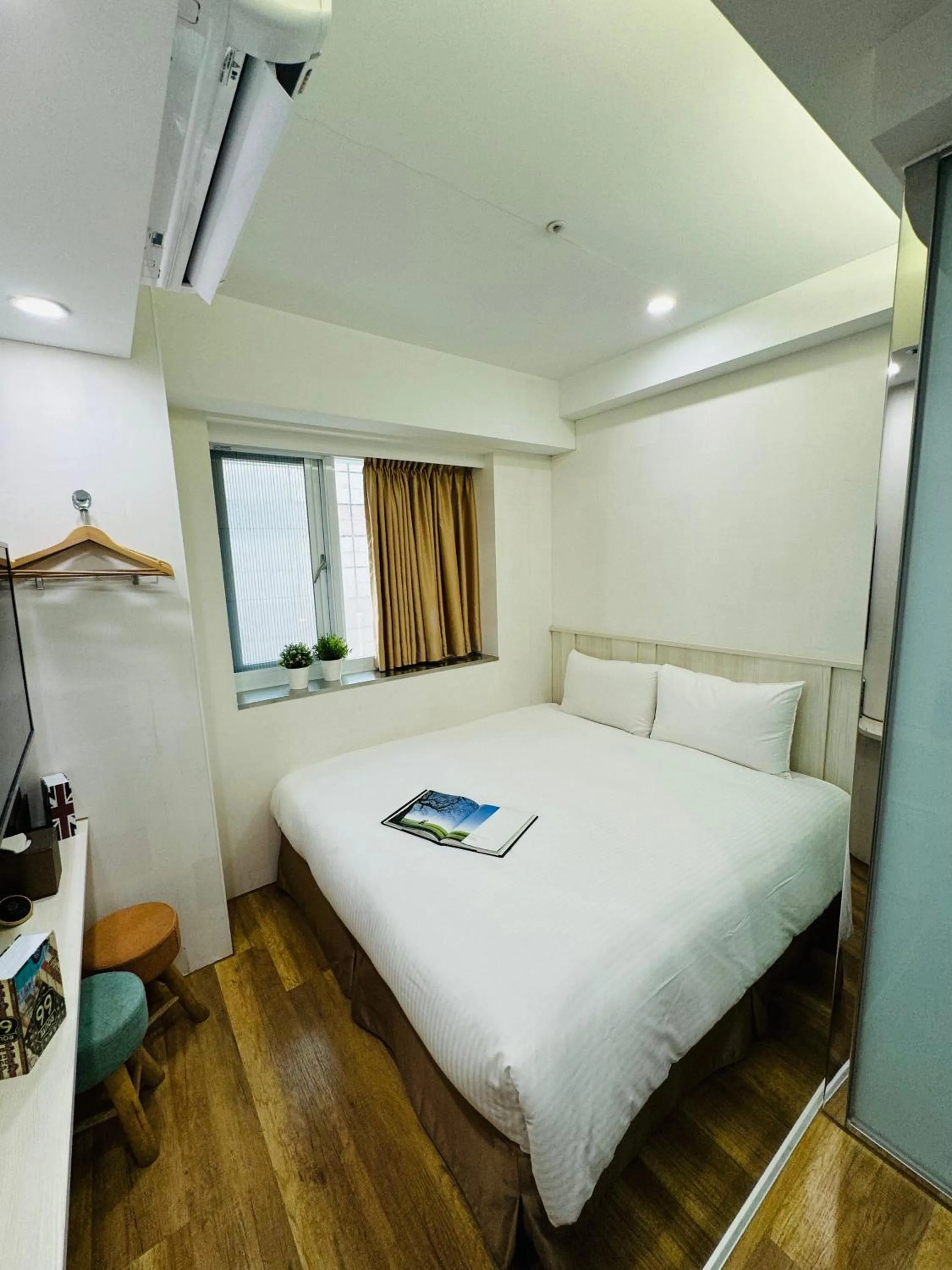 Photo of the whole room, Bed in Apause Inn