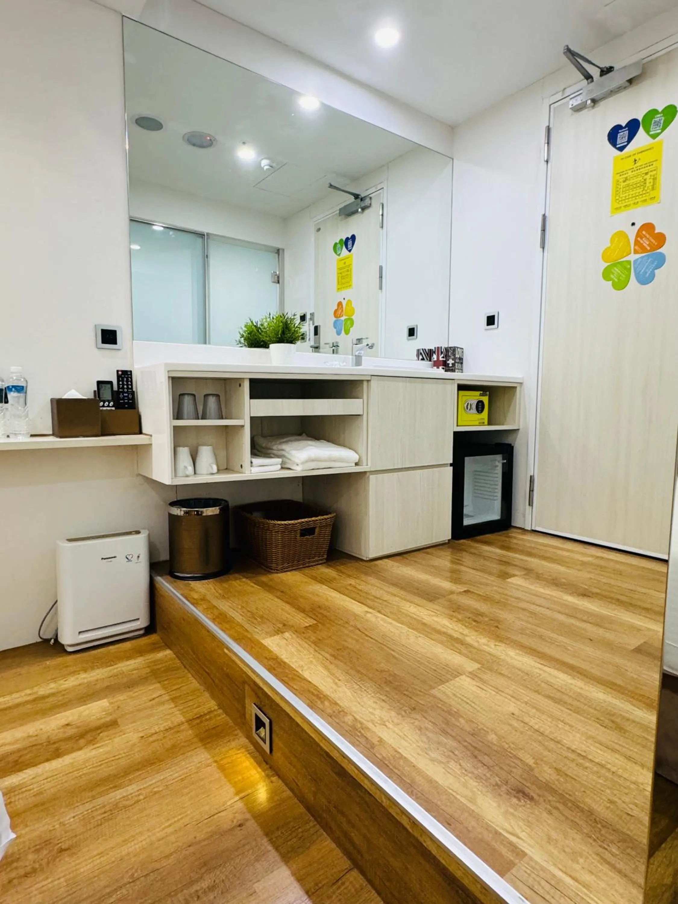 Photo of the whole room in Apause Inn