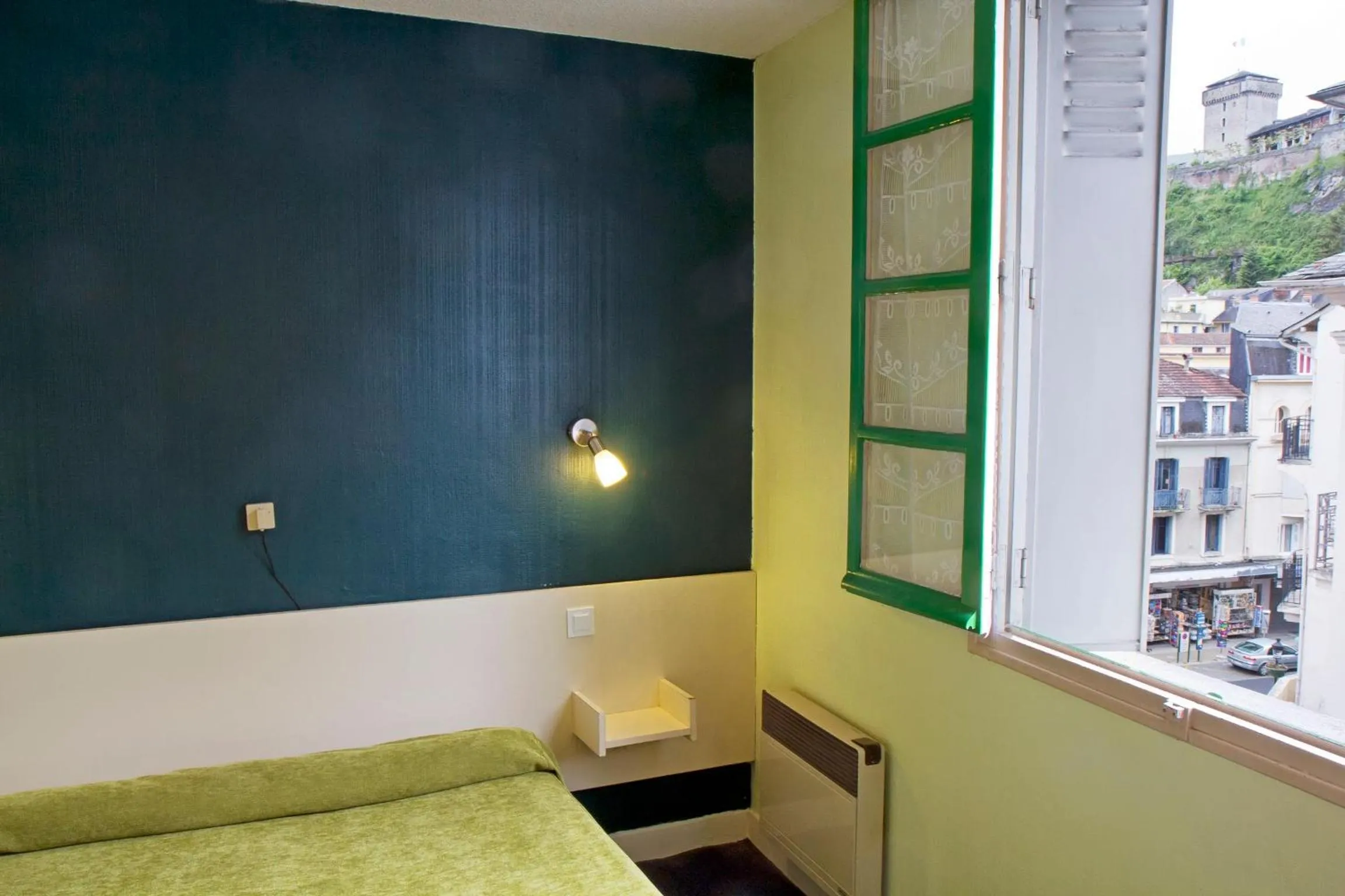 Day in Hôtel Croix des Nordistes