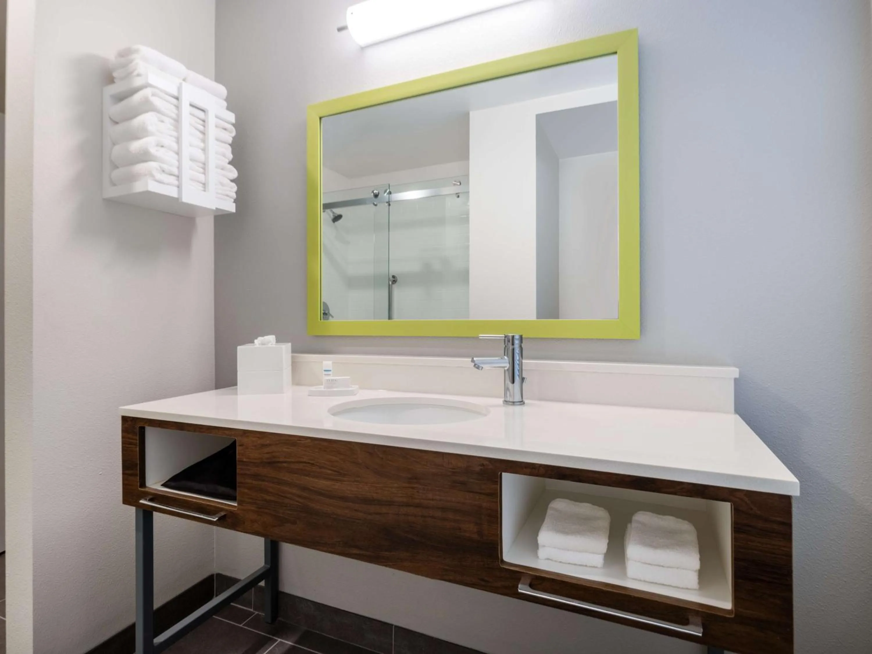 Bathroom in Hampton Inn West Palm Beach-Florida Turnpike