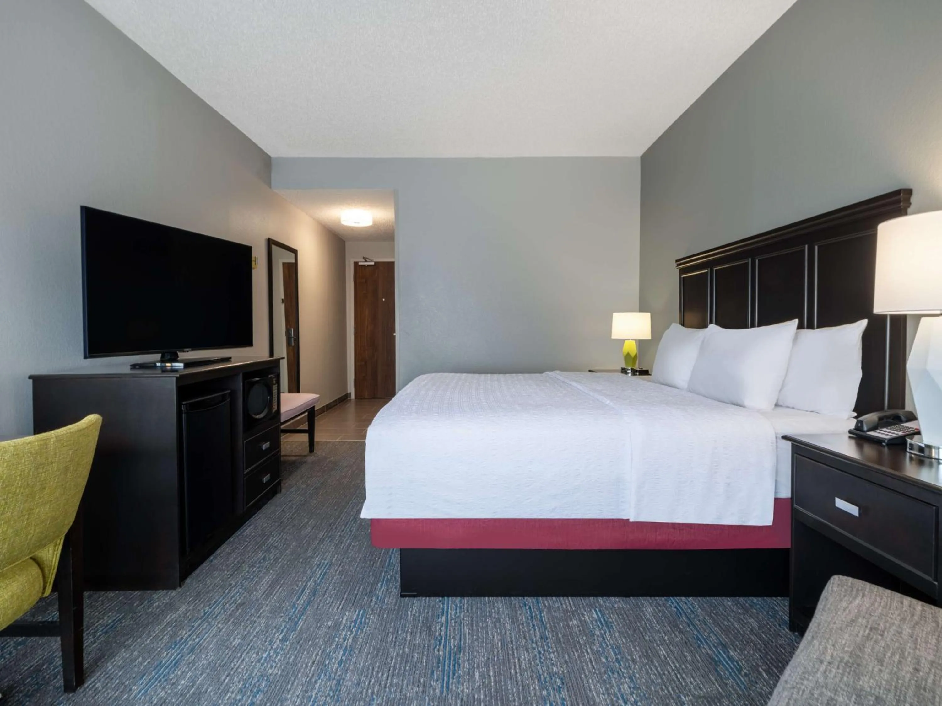 Bed in Hampton Inn West Palm Beach-Florida Turnpike