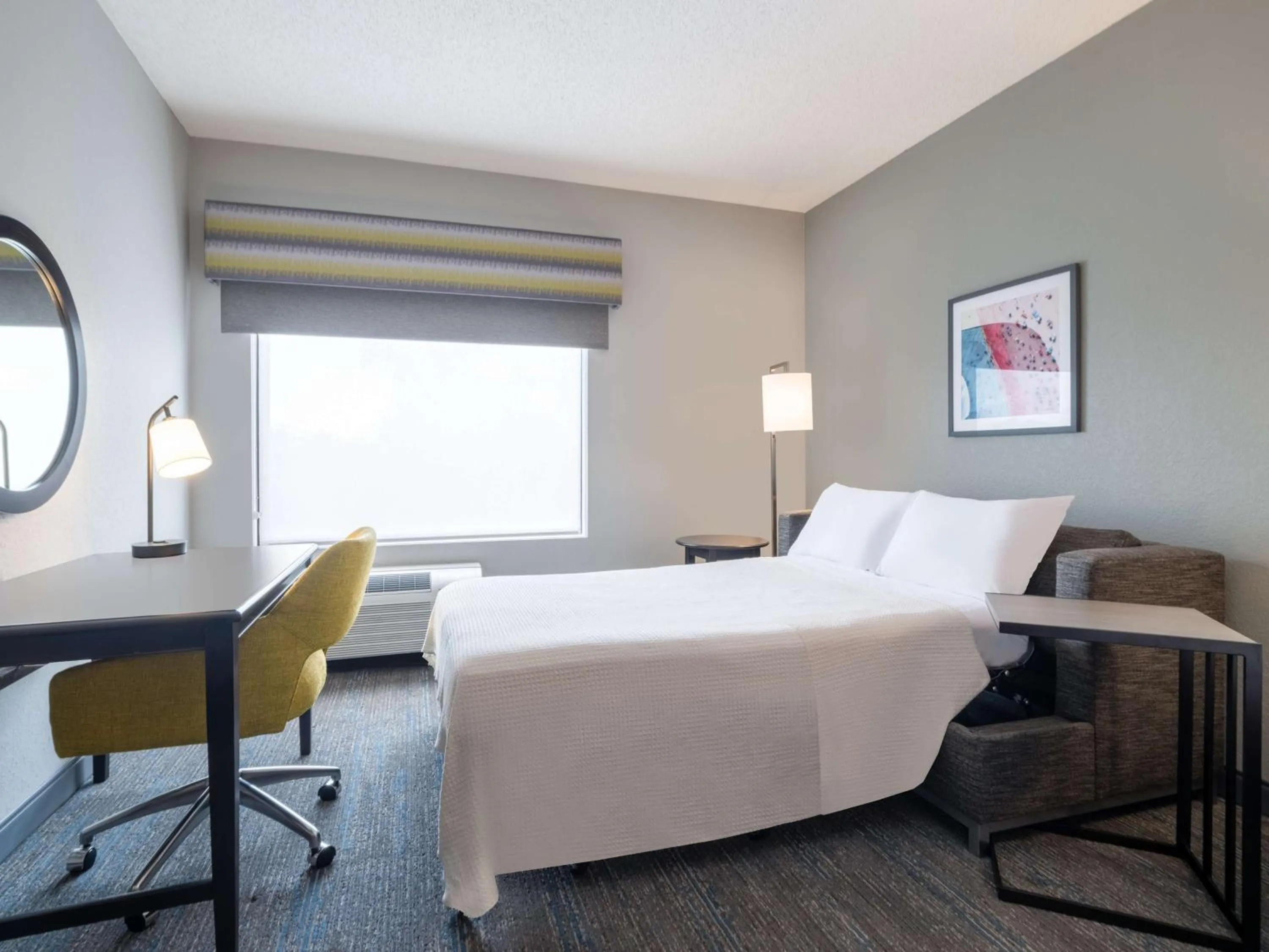 Living room, Bed in Hampton Inn West Palm Beach-Florida Turnpike