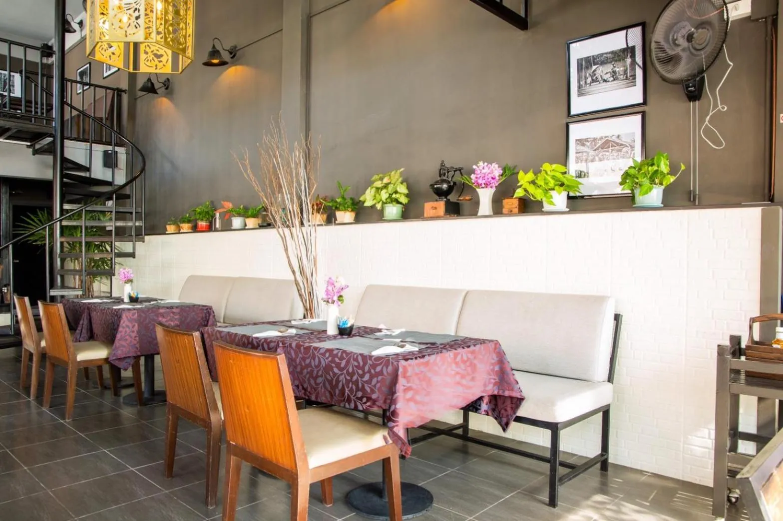 Restaurant/places to eat in CHA AM MY HOUSE Resort