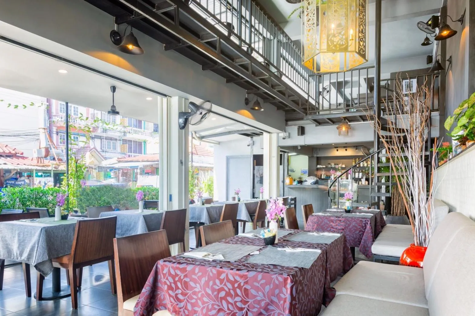 Restaurant/places to eat in CHA AM MY HOUSE Resort