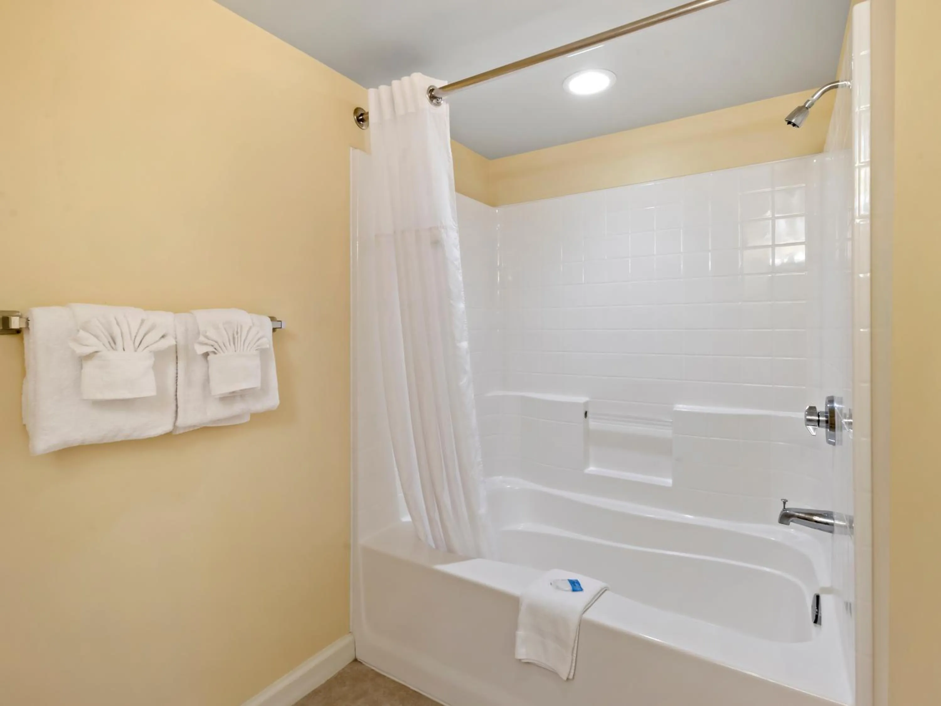 Bathroom in Tilghman Beach and Golf Resort