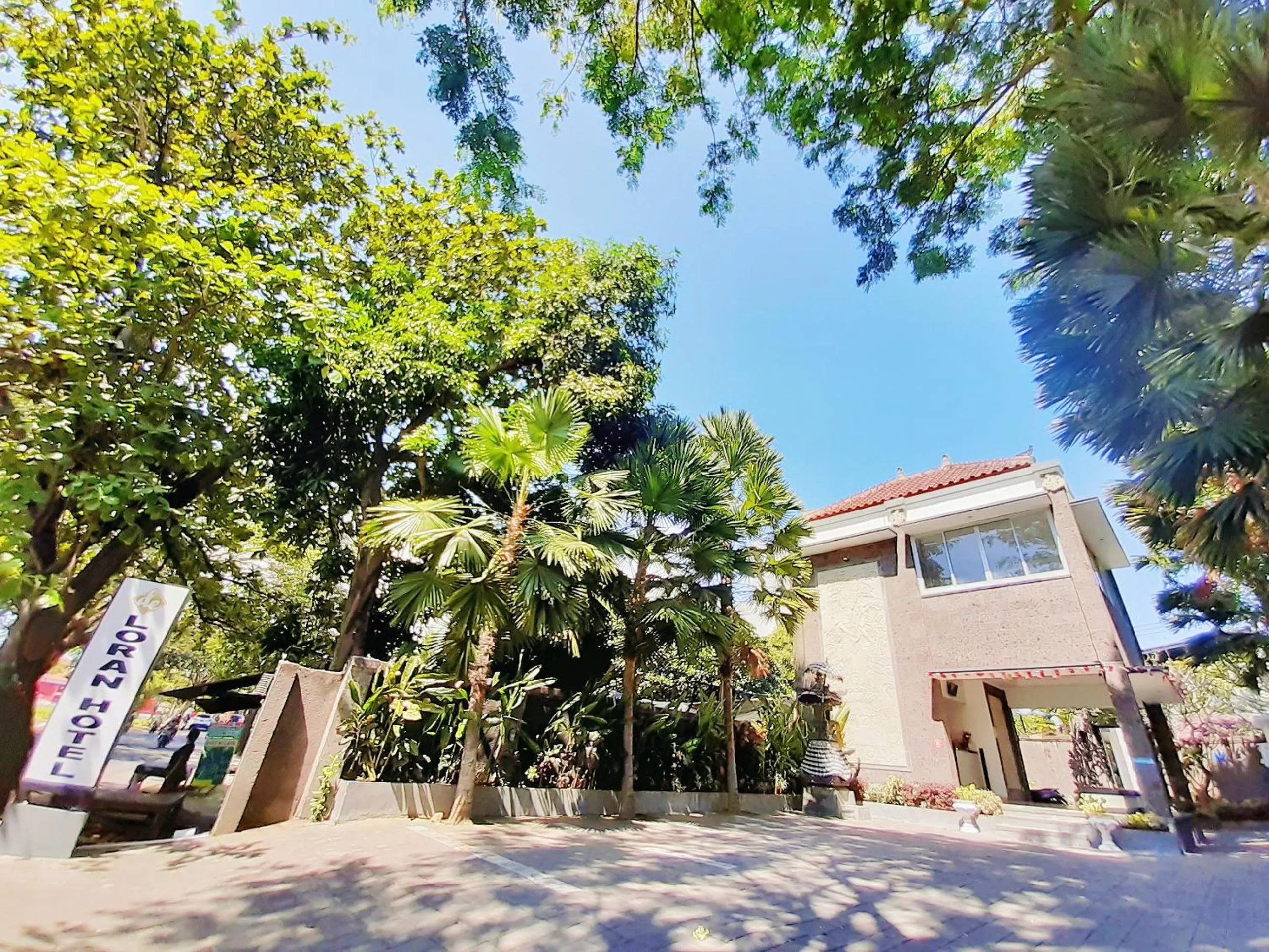 Property building in De Loran Hotel