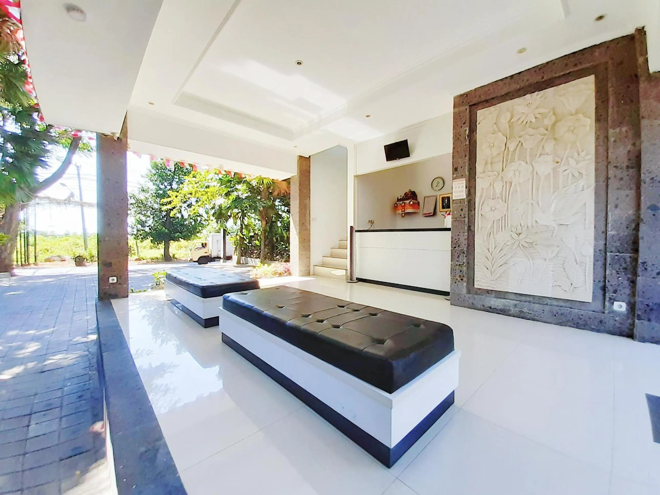 Day in De Loran Hotel