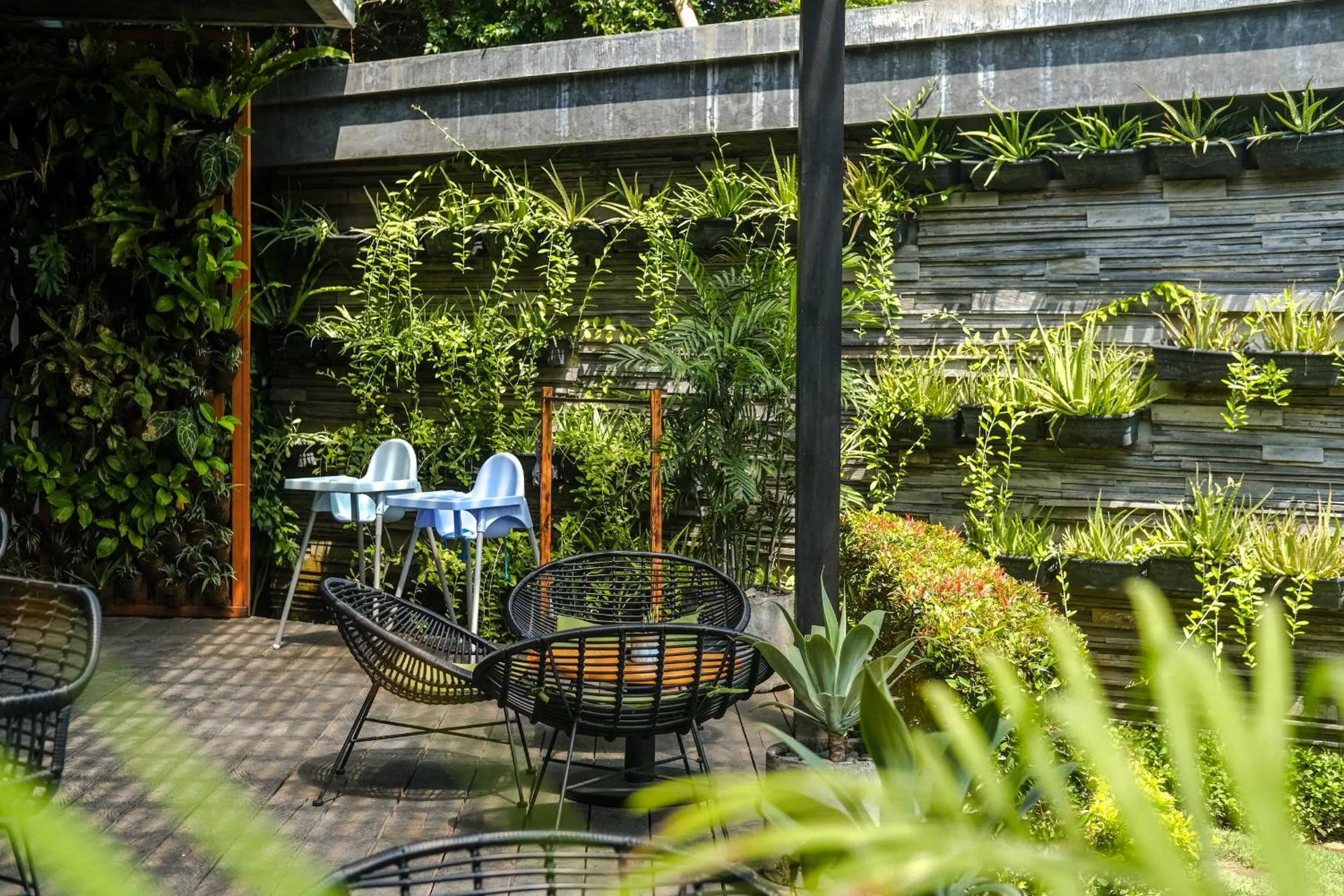 Restaurant/places to eat in The Elementum