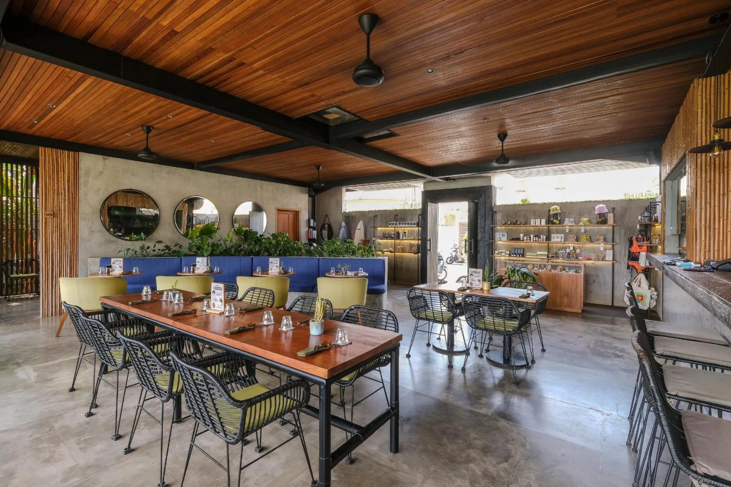 Restaurant/places to eat in The Elementum