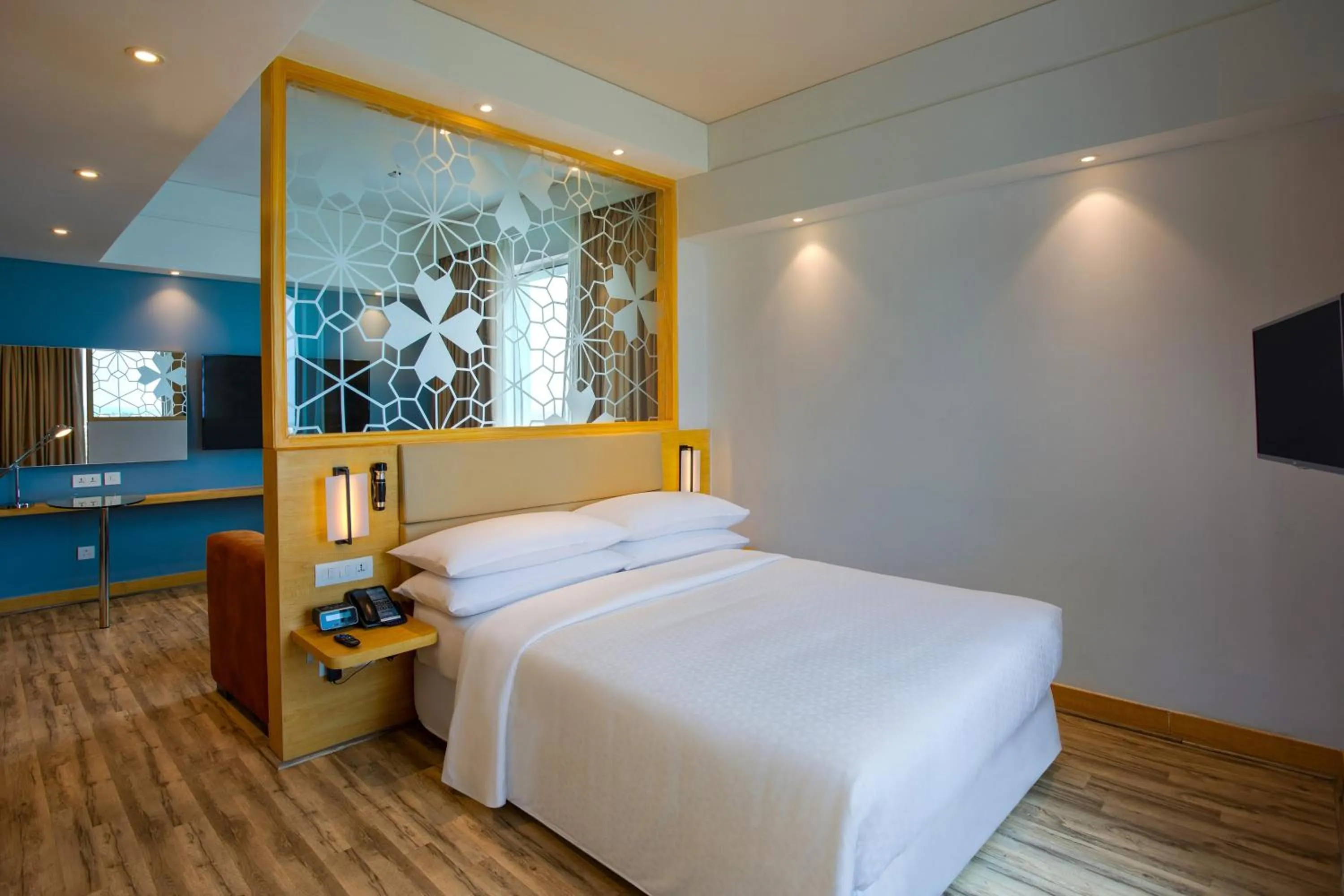 Bedroom, Bed in Four Points by Sheraton Chennai OMR