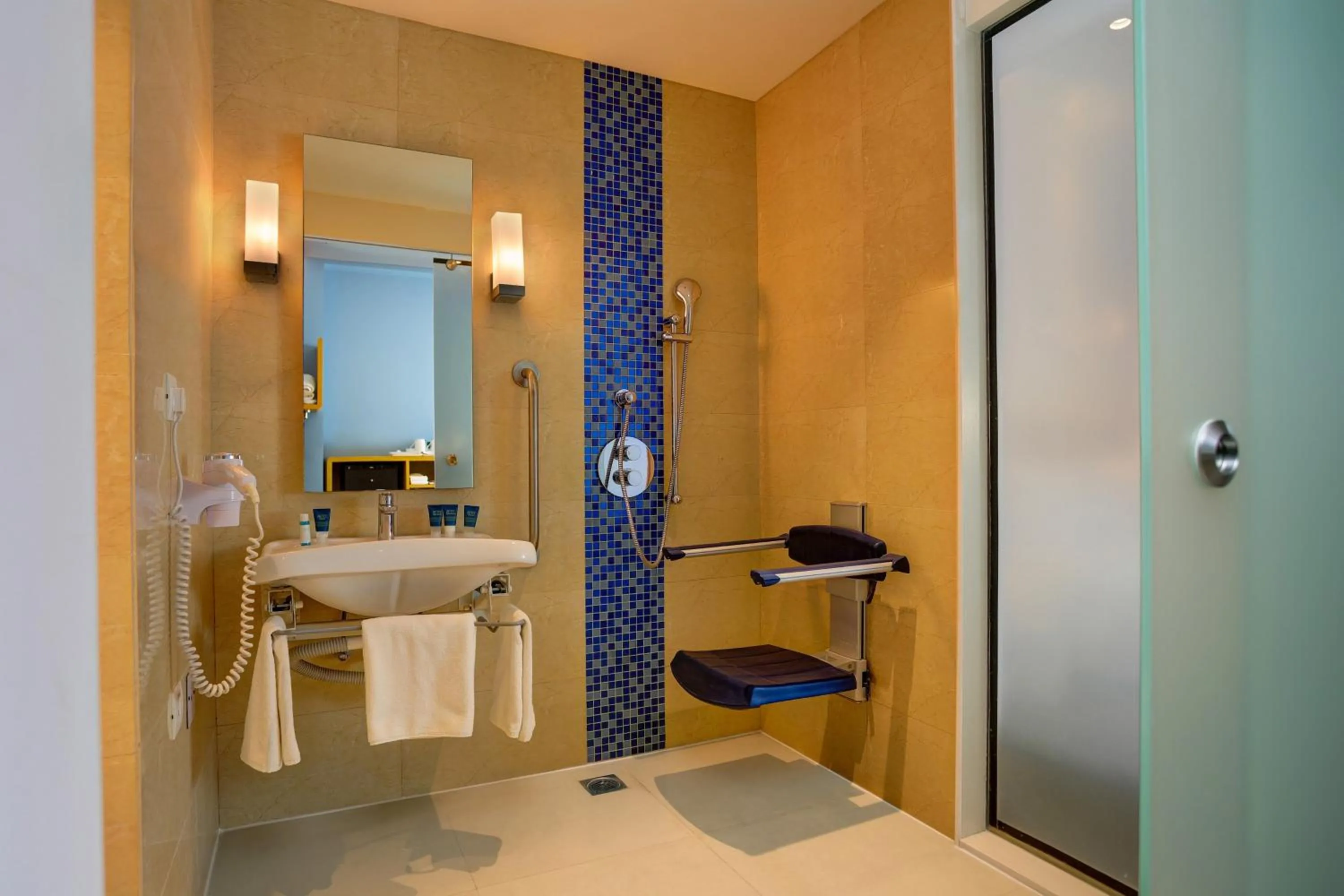 Bathroom in Four Points by Sheraton Chennai OMR