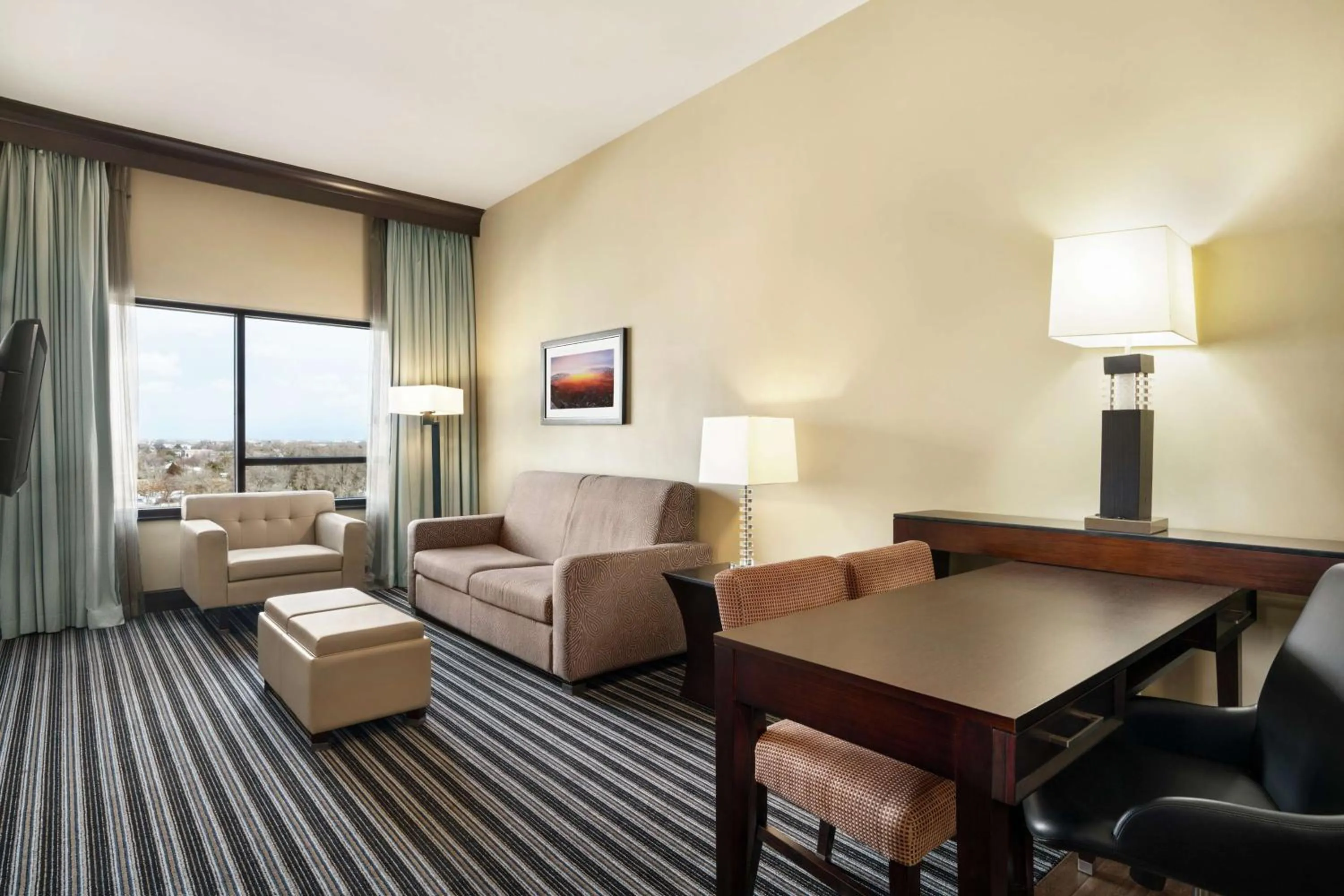 Bedroom in Embassy Suites by Hilton Salt Lake West Valley City