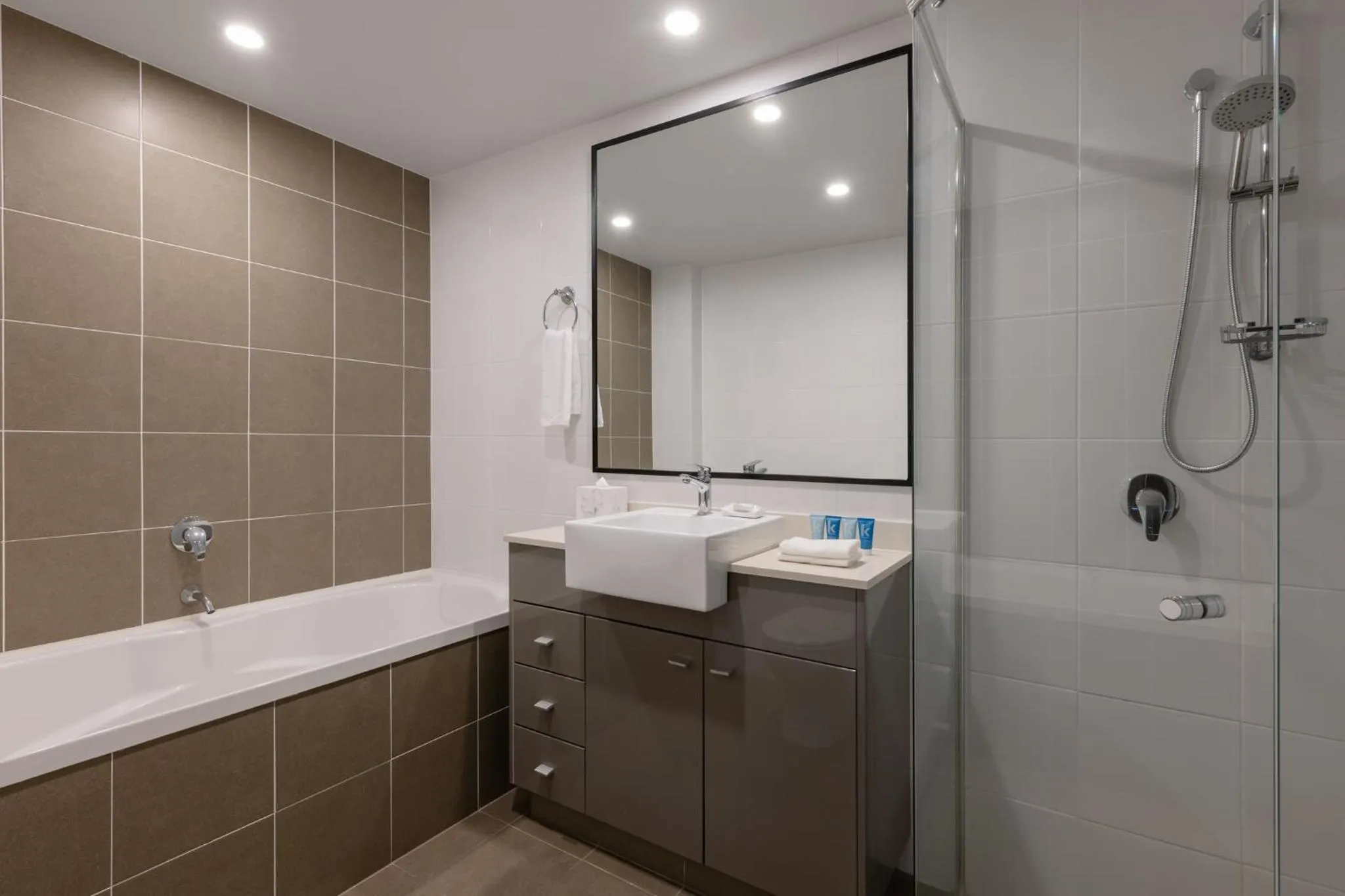Shower in Meriton Suites Broadbeach