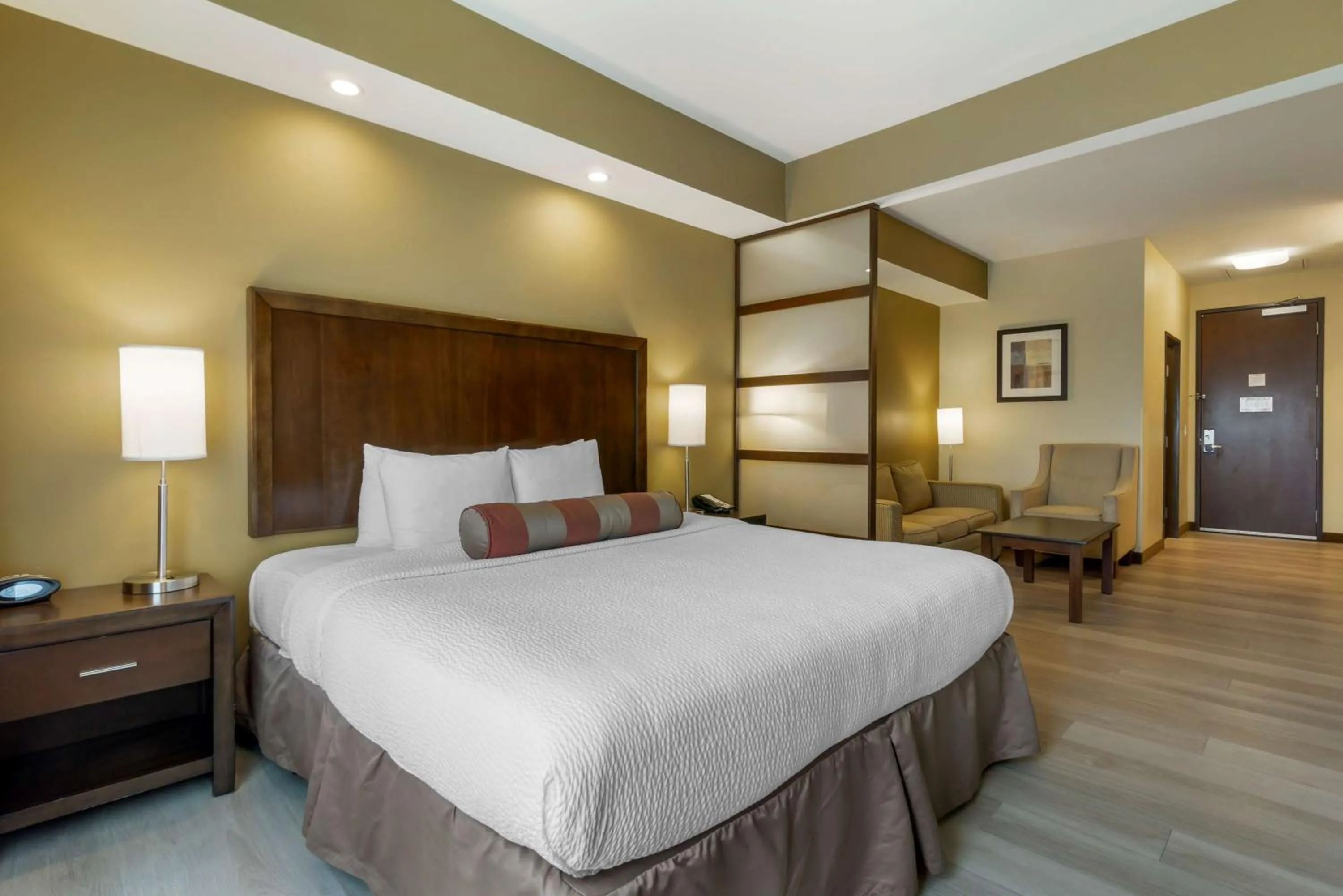 Bedroom, Bed in Best Western Plus Lacey Inn & Suites