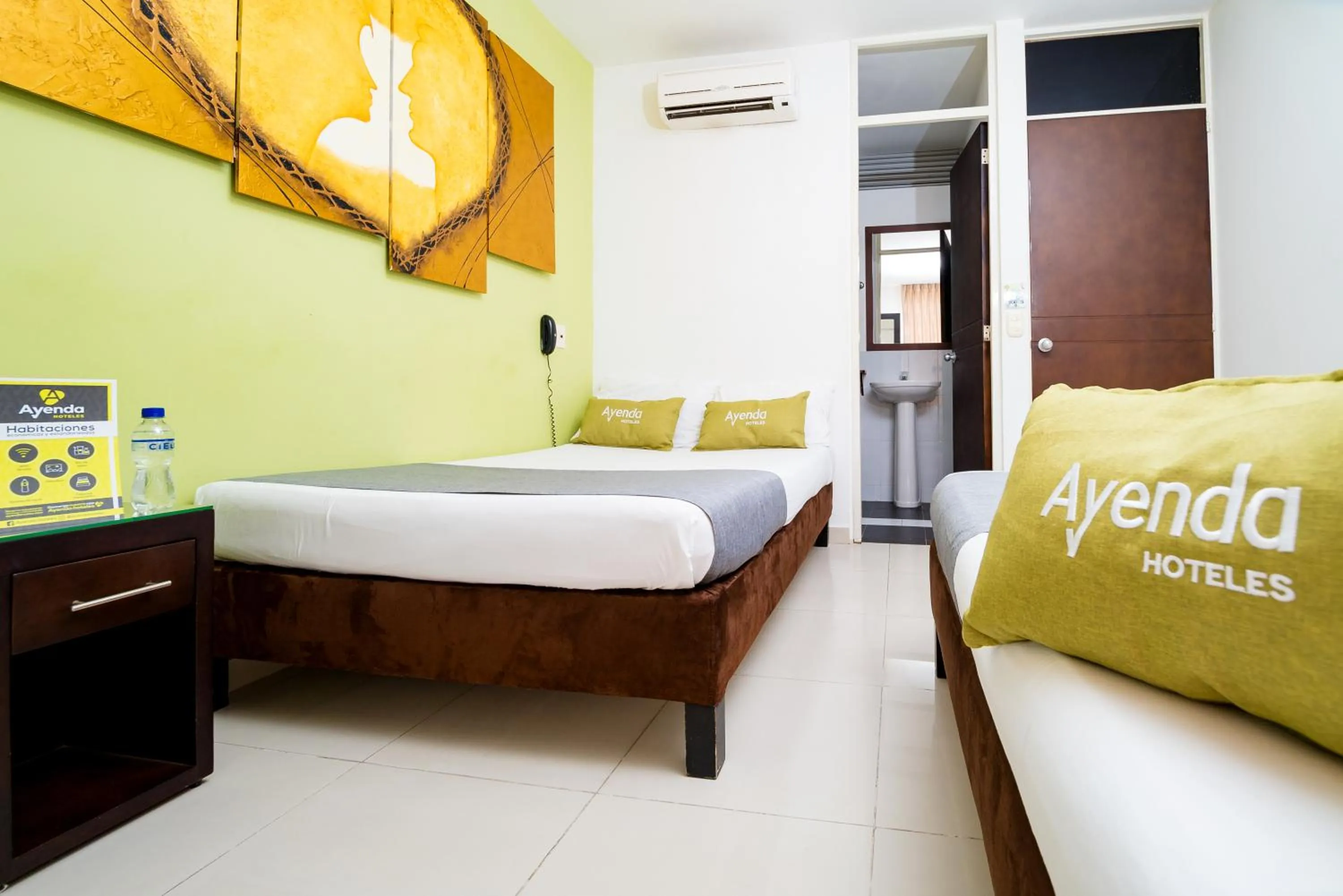 Photo of the whole room, Bed in Ayenda 1703 Gran Reserva