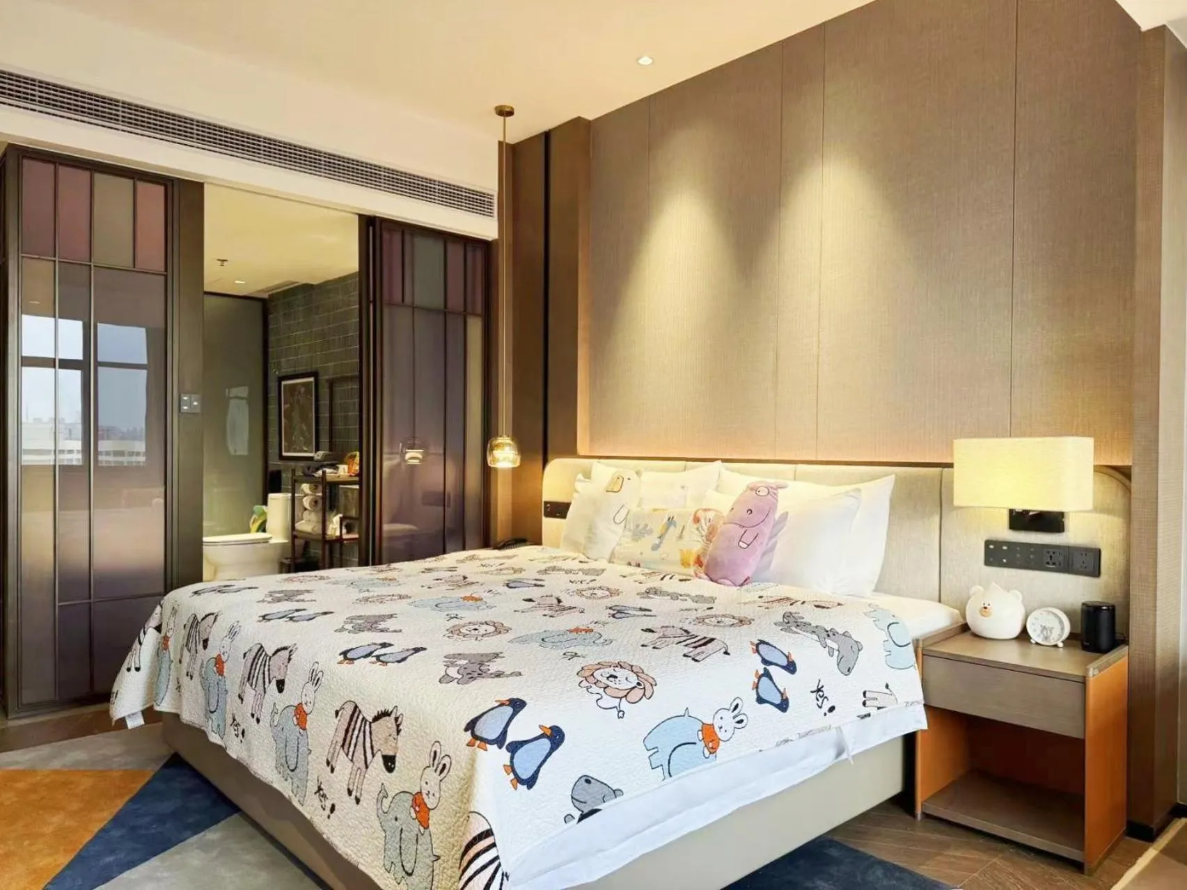 Bed in Baiyun Hotel Guangzhou