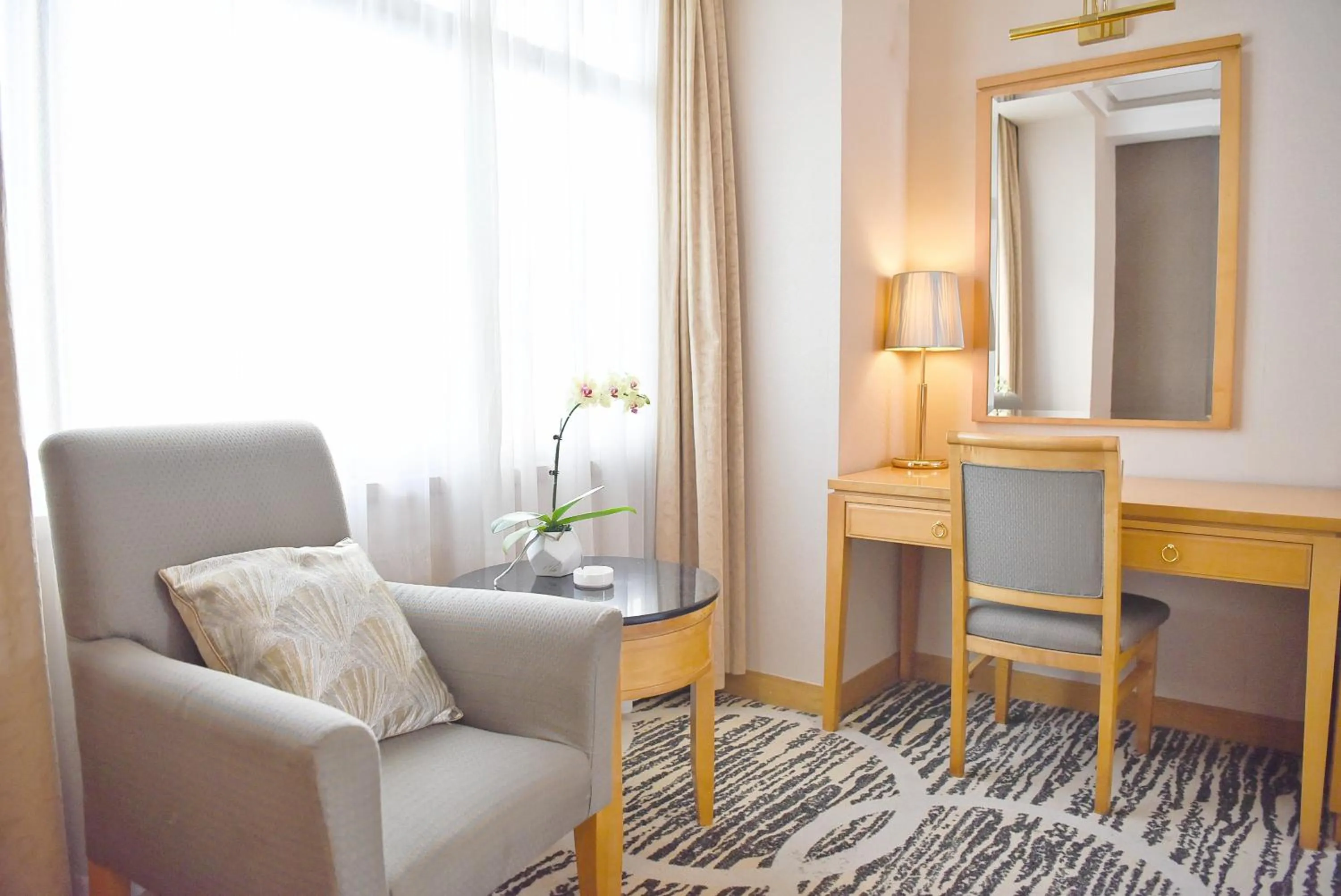 Photo of the whole room in Baiyun Hotel Guangzhou