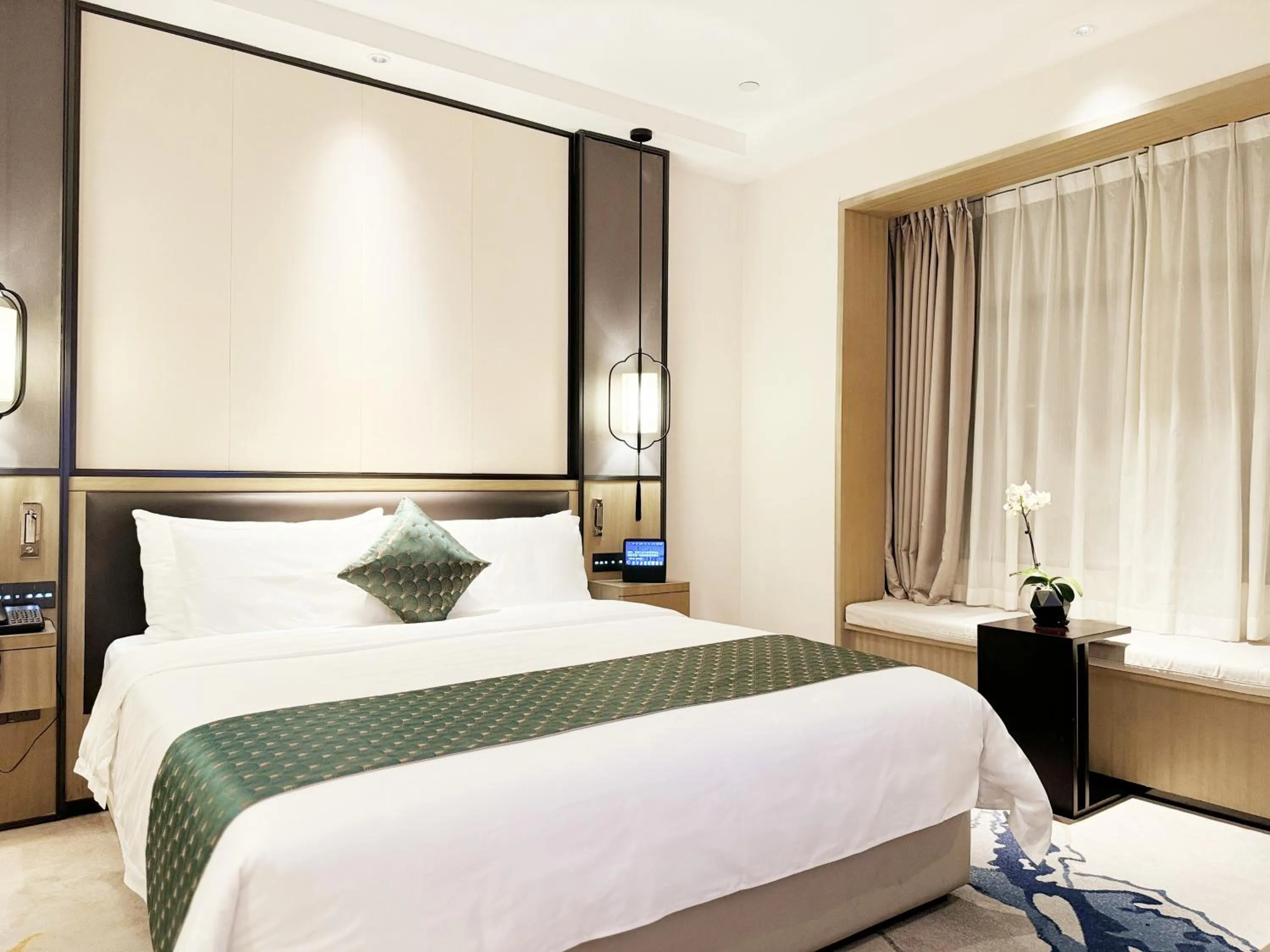 Photo of the whole room, Bed in Baiyun Hotel Guangzhou